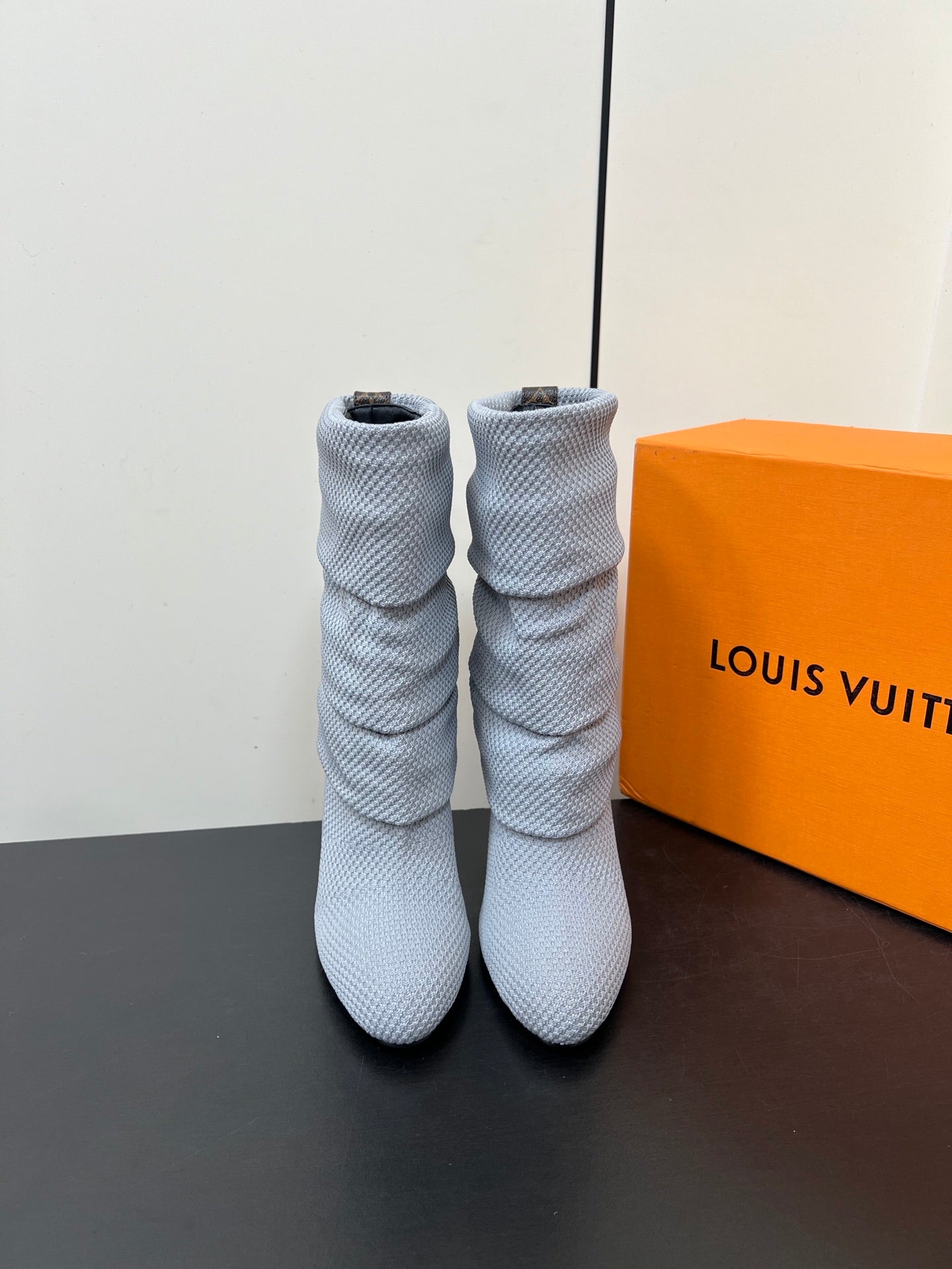 LV 26s Mid-Calf Boots 110 Gray Knit Fabric 619402