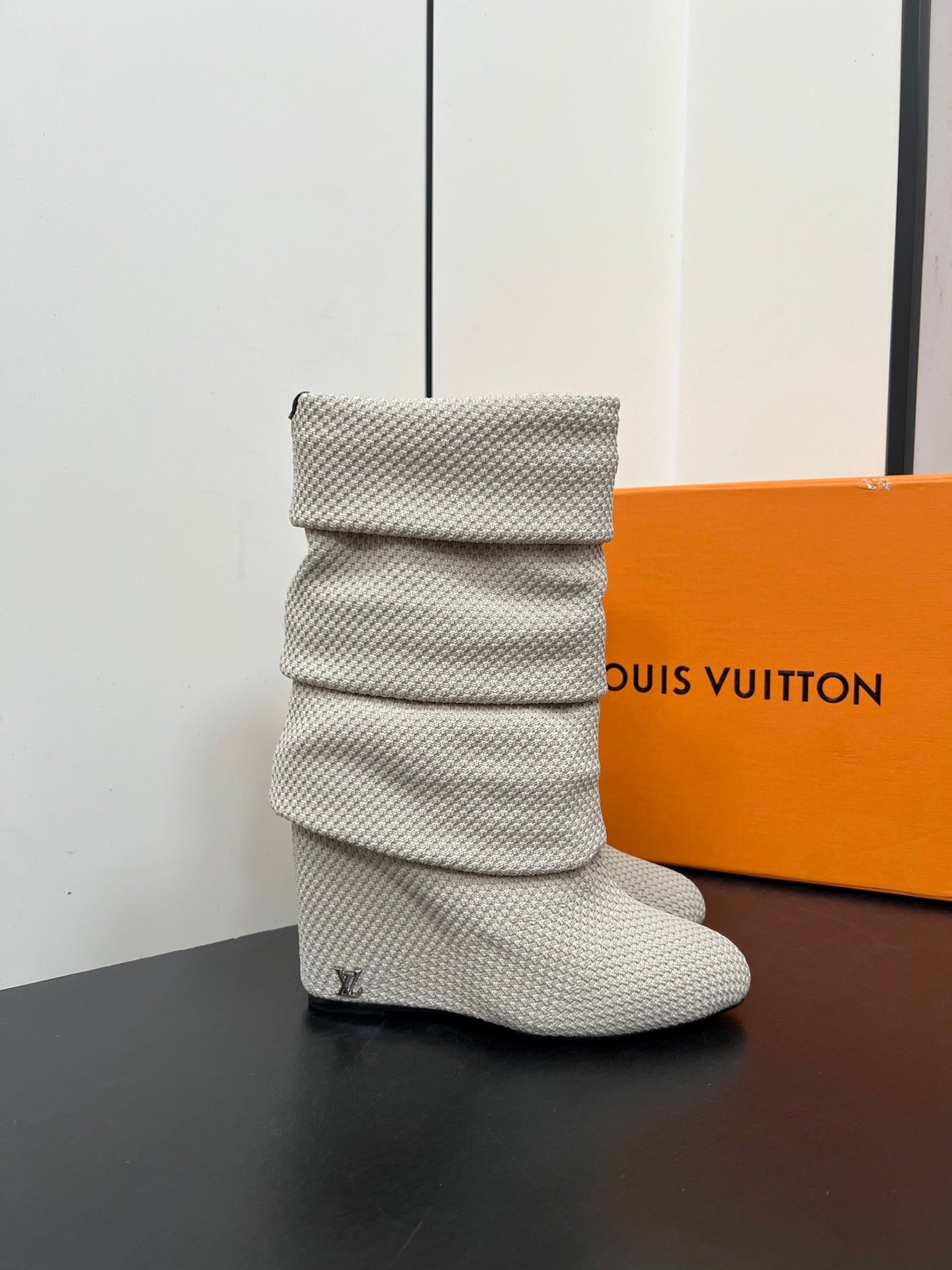LV 26s Mid-Calf Boots 110 Off-White Knit Fabric 619403