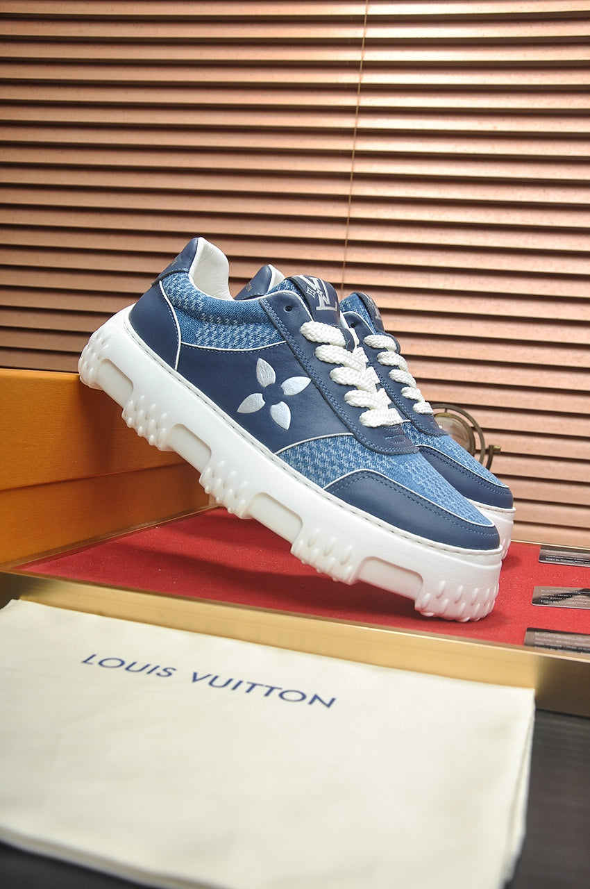 LV TRAINER BLUE COBALT CALFSKIN AND DENIM