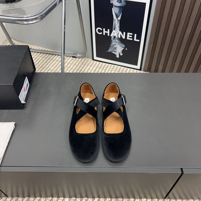 Alaila Criss Cross Ballet Flats In Black Velvet 996039