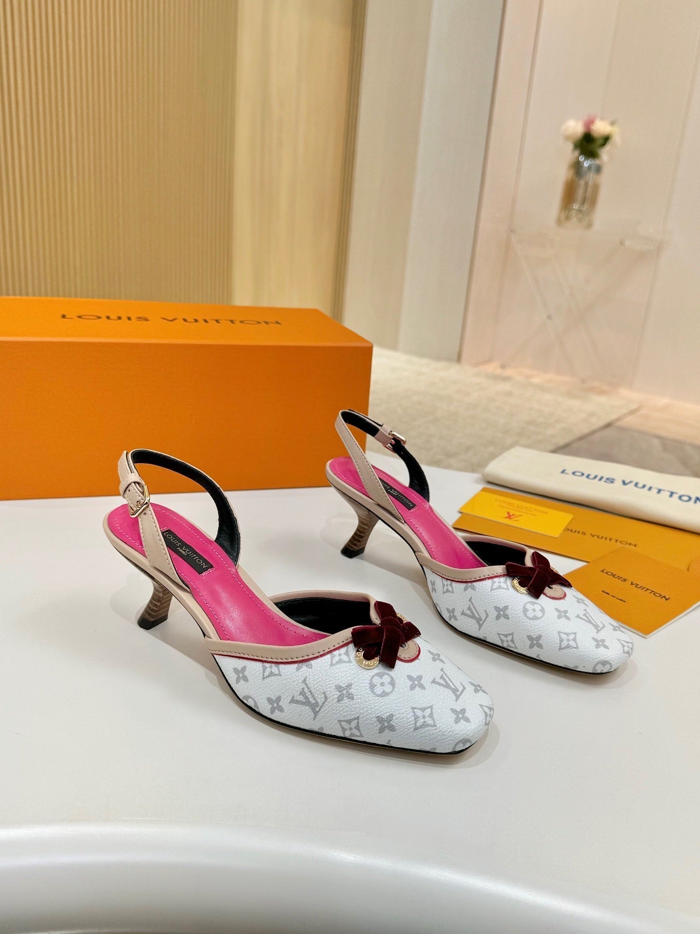 LV 26ss Slingback 60 White Pink Gray Cowhide 664899