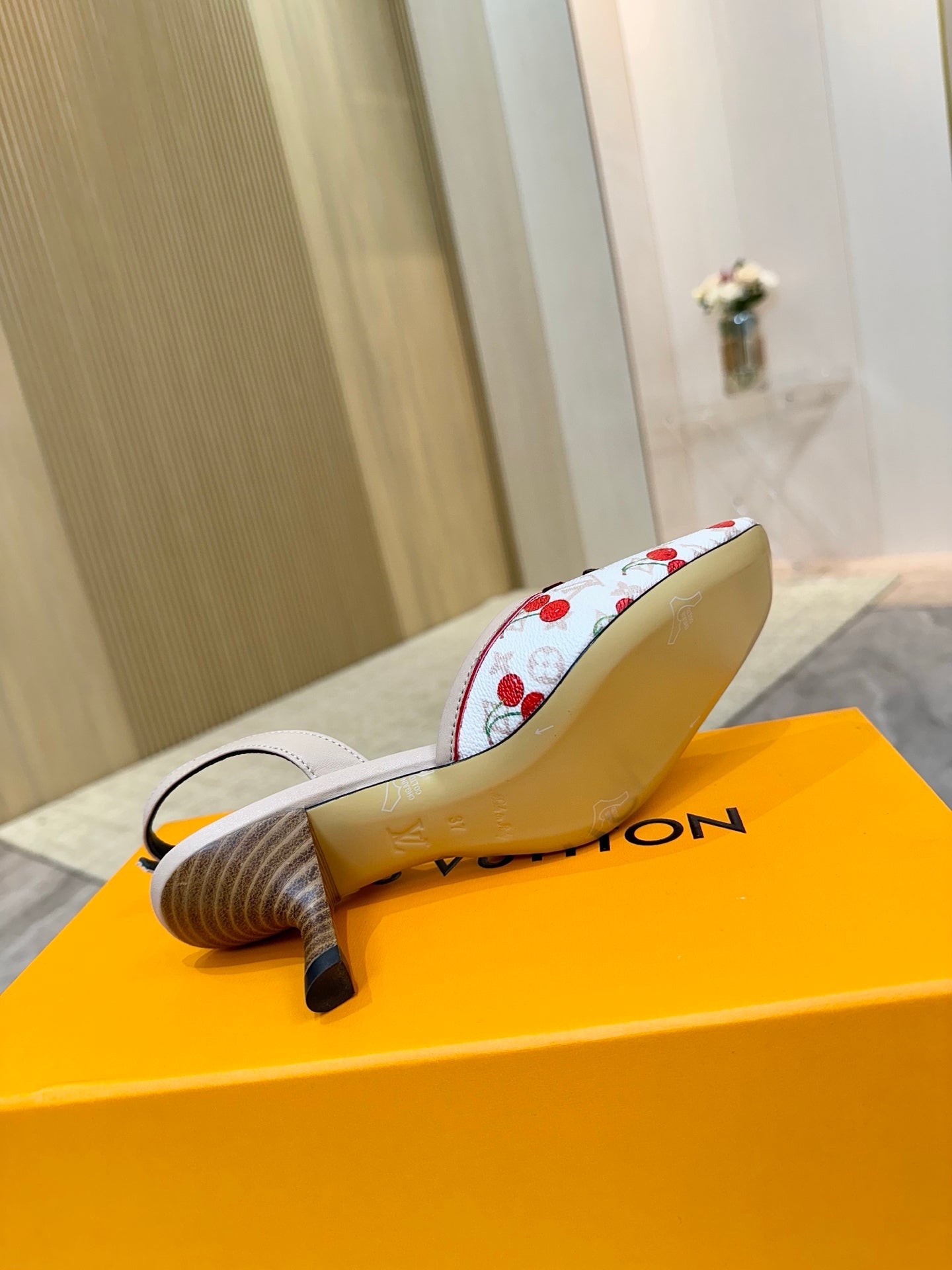 LV 26ss Slingback 60 White Pink Cherry Monogram Cowhide 664894