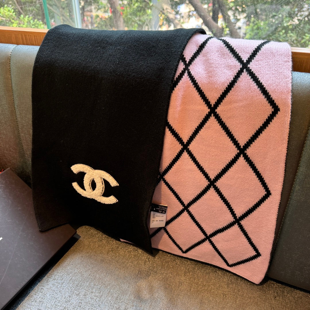 CC Scarf 180 CM In Black Mix Pink Wool 421510