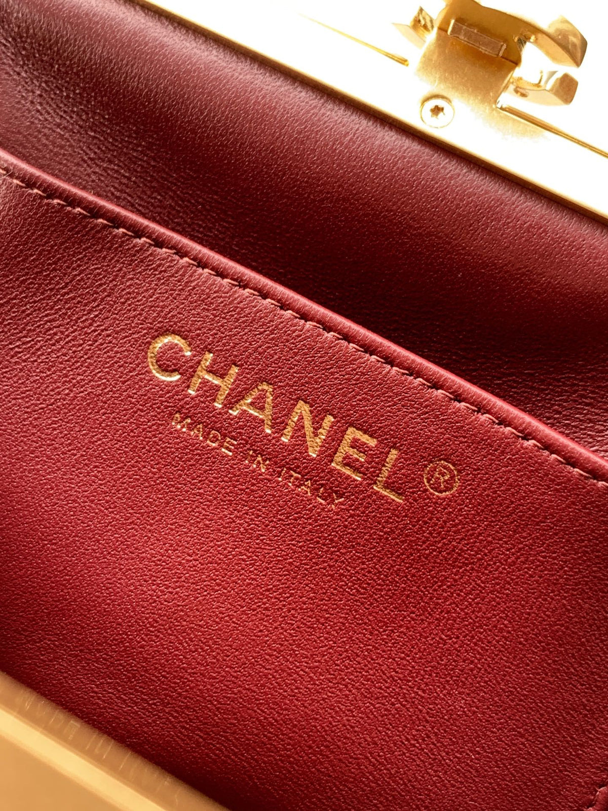 Chanel 2026 Pearl Clutch Burgundy Gold Lambskin 321878
