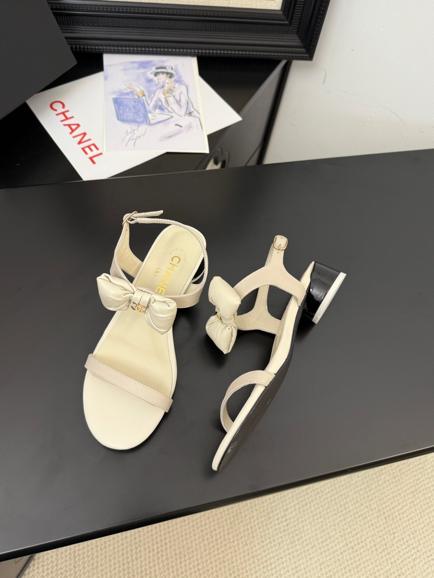 CC 25 Bow Attached Sandals Black Sheepskin 233419