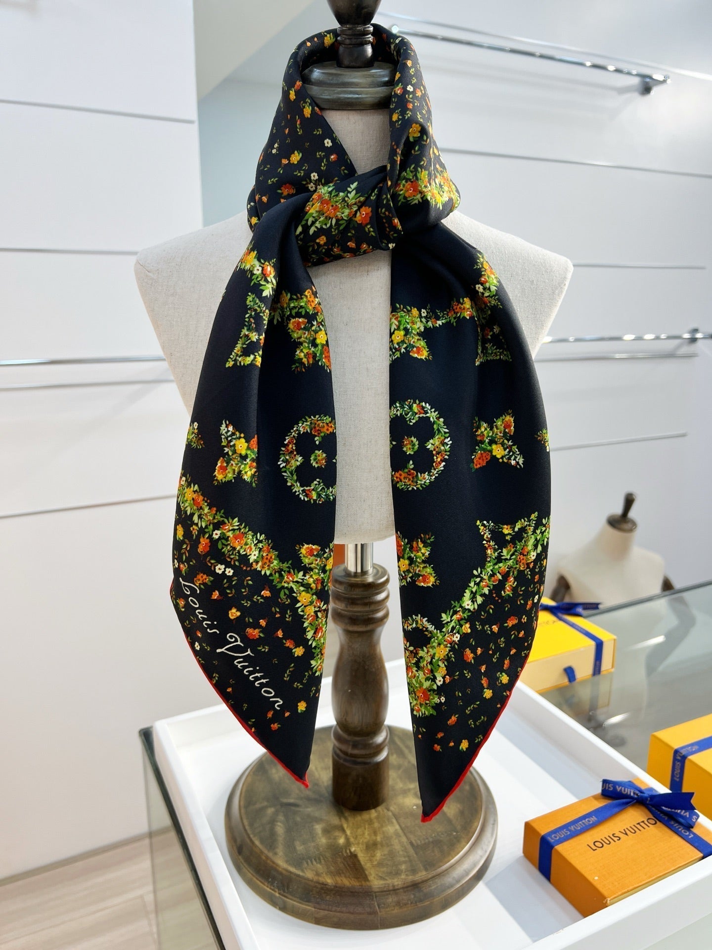 LV Double Sided Scarf 90 Black Yellow Mulberry Silk 168828