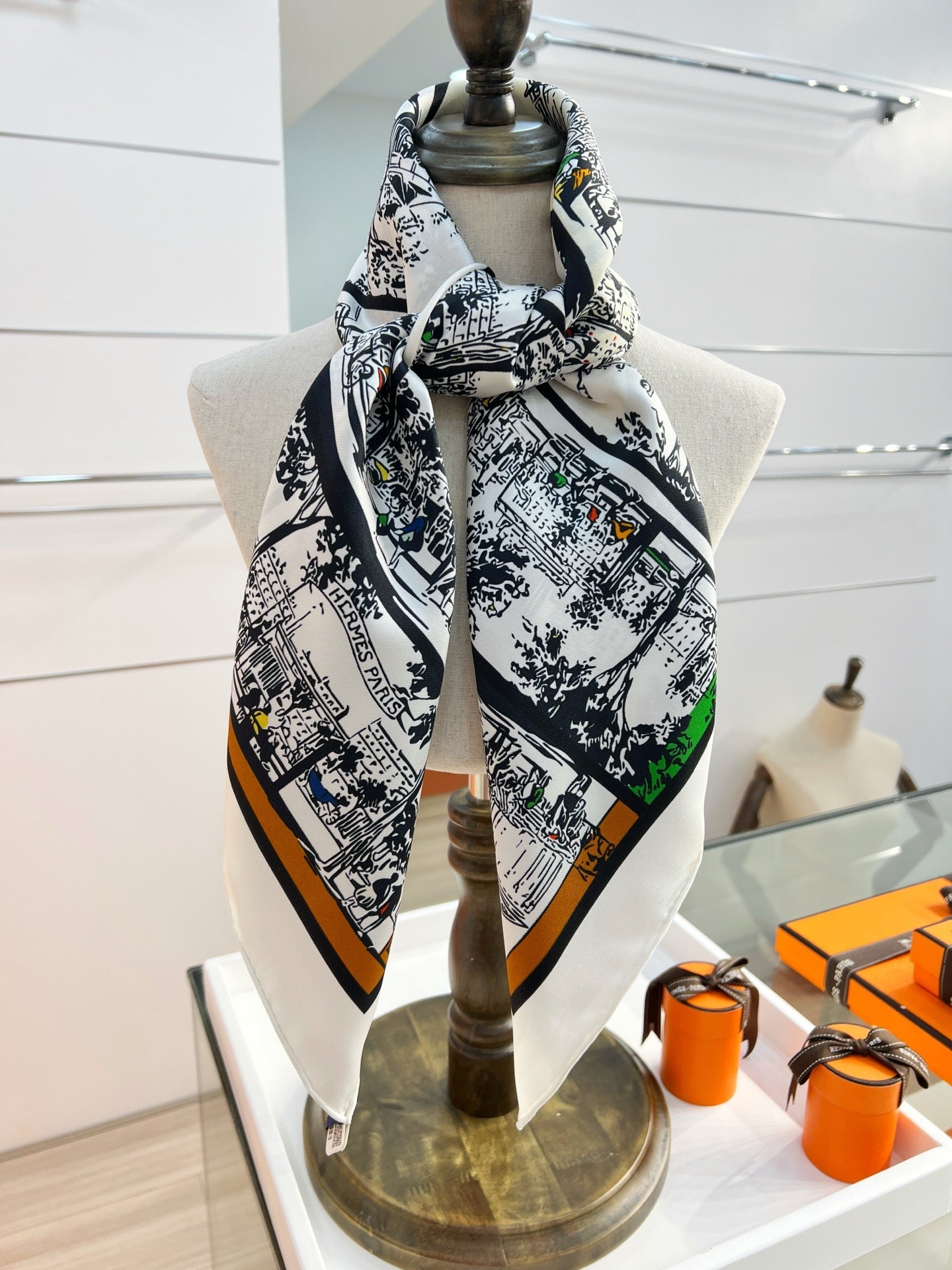 HM 26s Knitting Scarf 90 White Black Colorful Mulberry Silk 147542