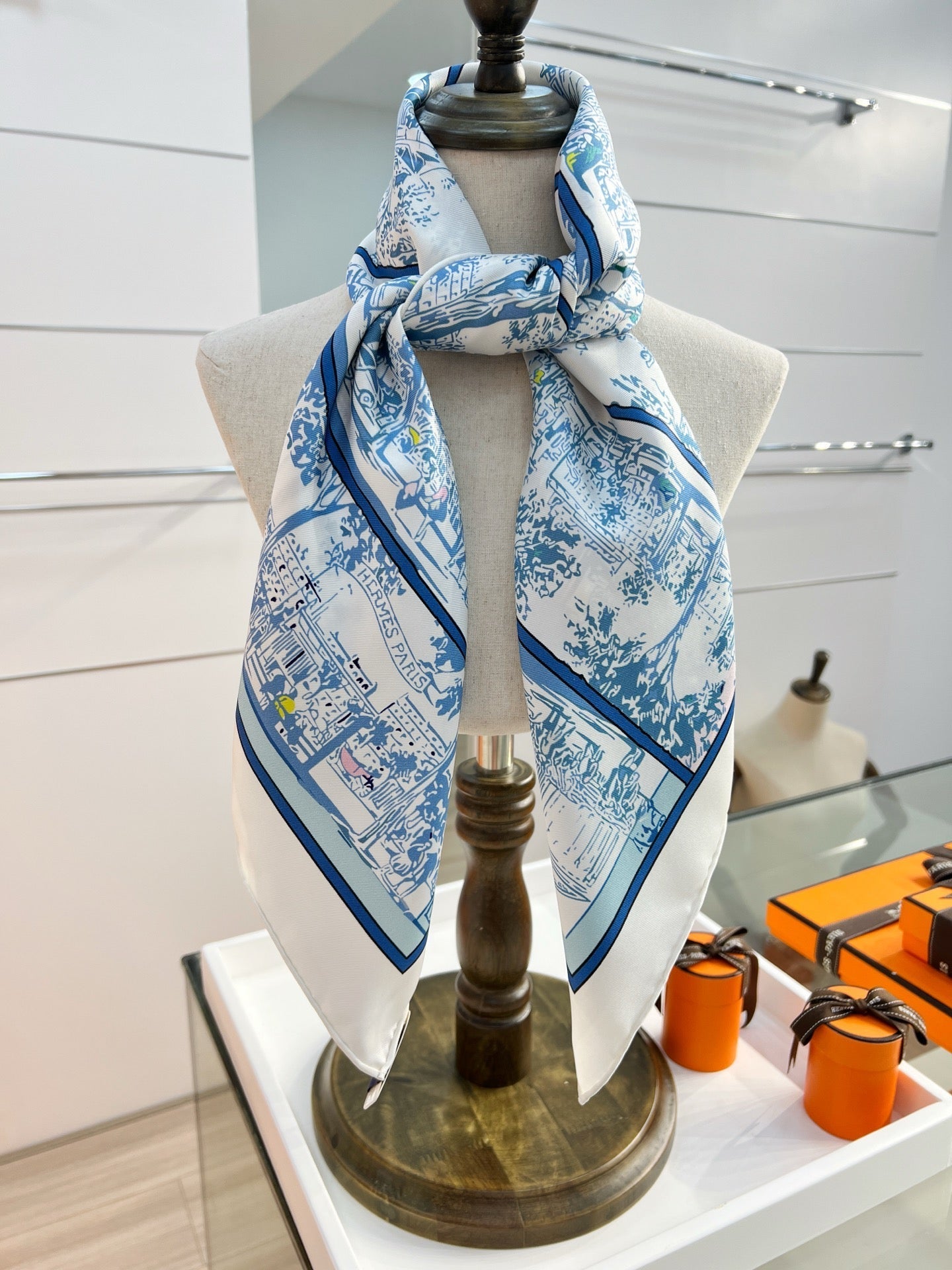 HM 26s Knitting Scarf 90 White Blue Colorful Mulberry Silk 147543