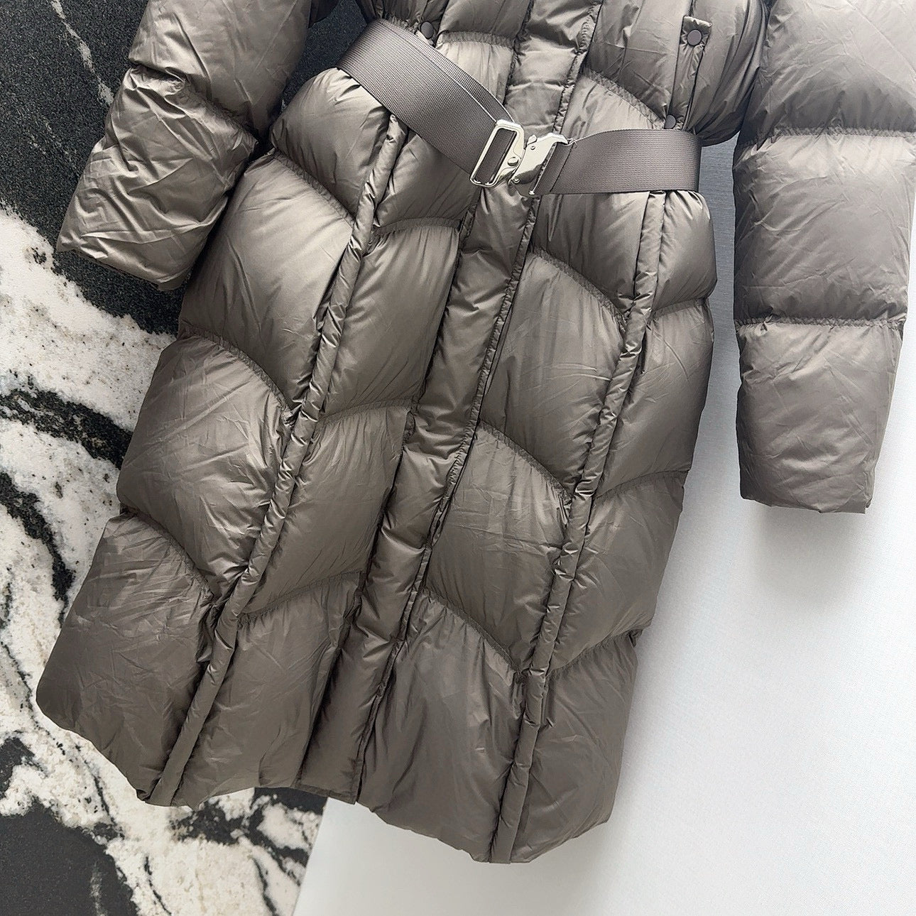 Burberry 25 Hooded Short Down Jacket with Adjustable Waist Taupe Polyester
