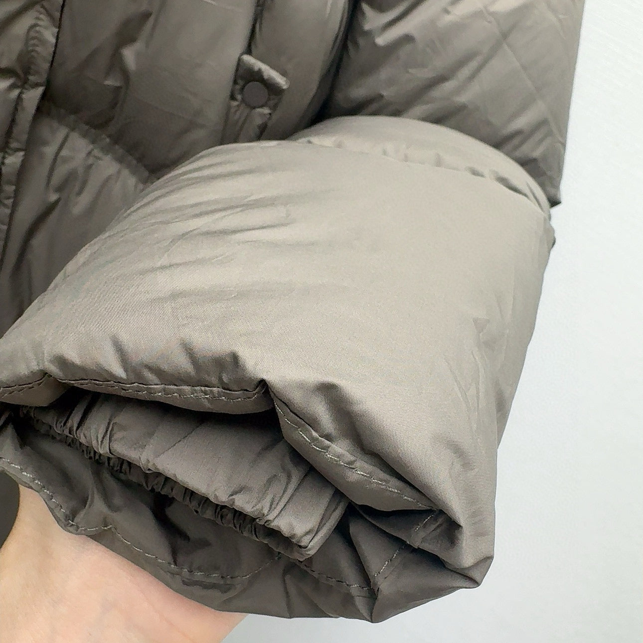 Burberry 25 Hooded Short Down Jacket with Adjustable Waist Taupe Polyester