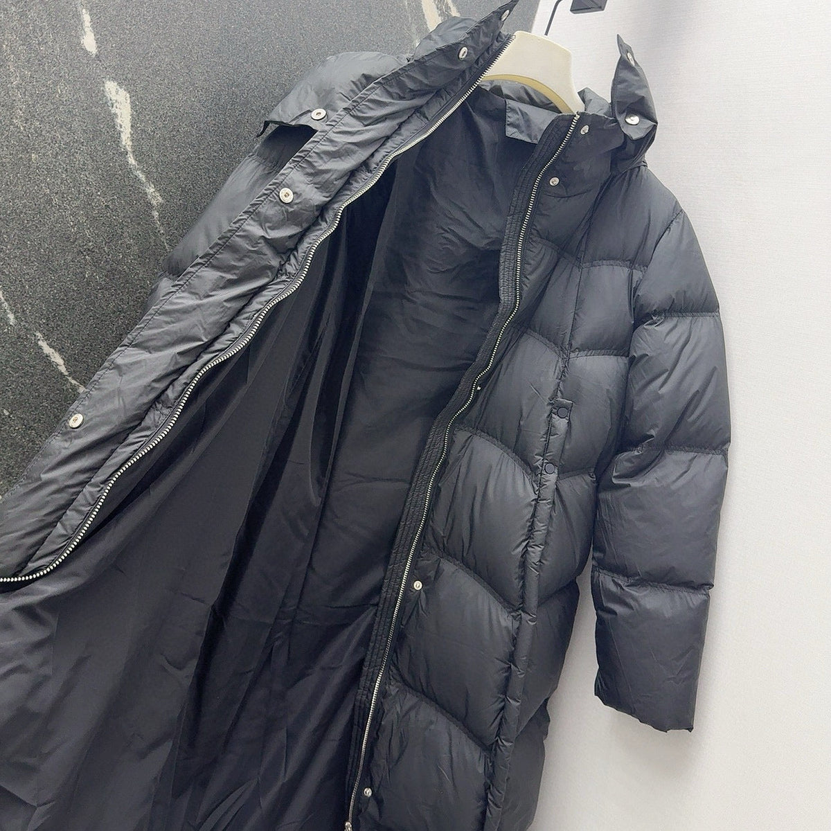 Burberry 25 Hooded Short Down Jacket with Adjustable Waist Black Polyester