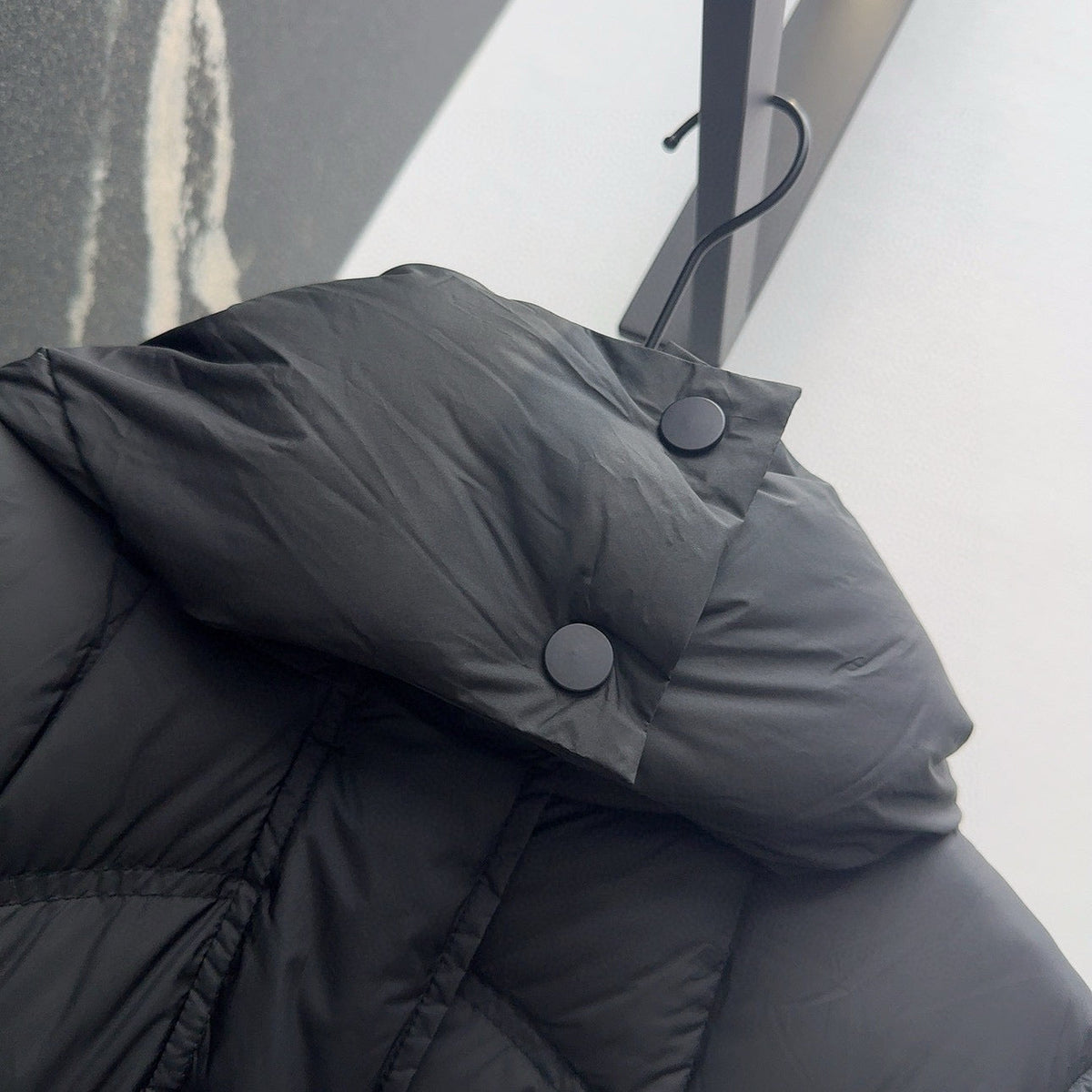 Burberry 25 Hooded Short Down Jacket with Adjustable Waist Black Polyester