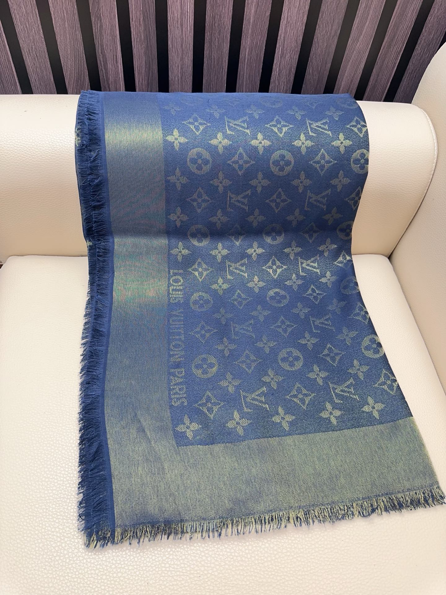 LV 25 Scarf 140CM Blue Silk 293289