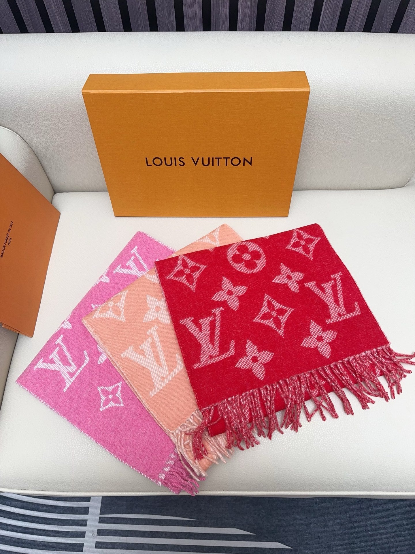 LV 25 Scarf 186CM Red Wool 293313