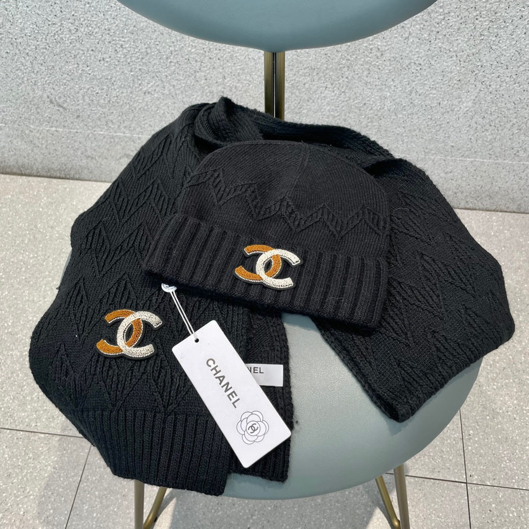 SET HAT AND SCARF IN BLACK WOOL 420823