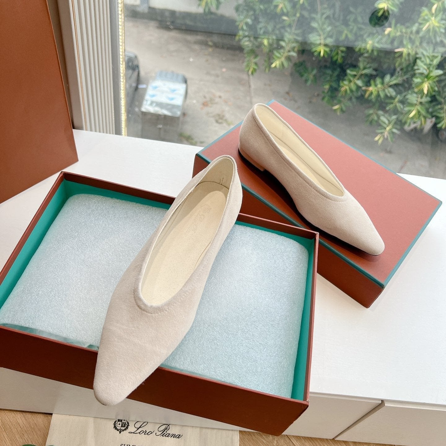 rebecca ballerina flat off-white suede