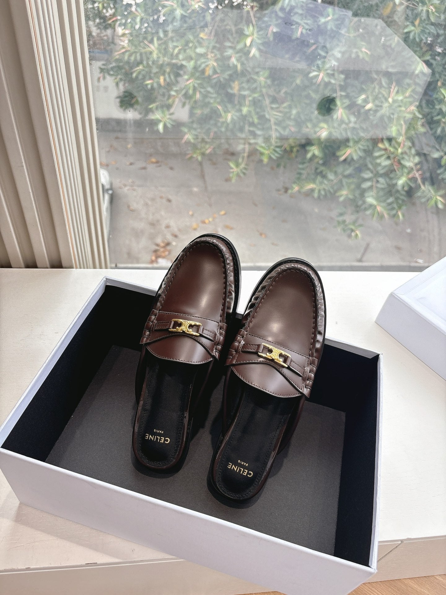 CELINE  Slippers Brown Leather 285953