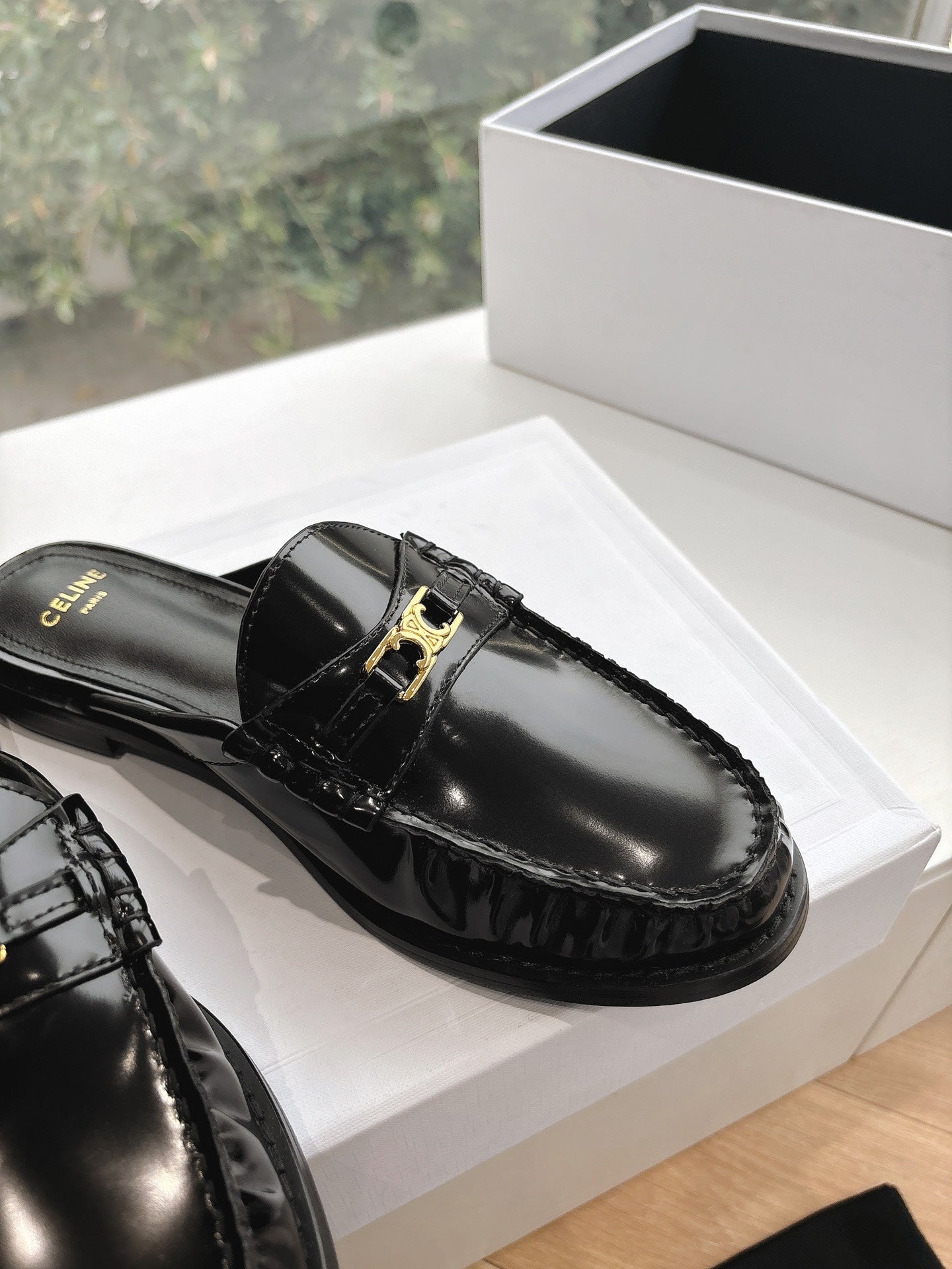 CELINE  Slippers Brown Leather 285953