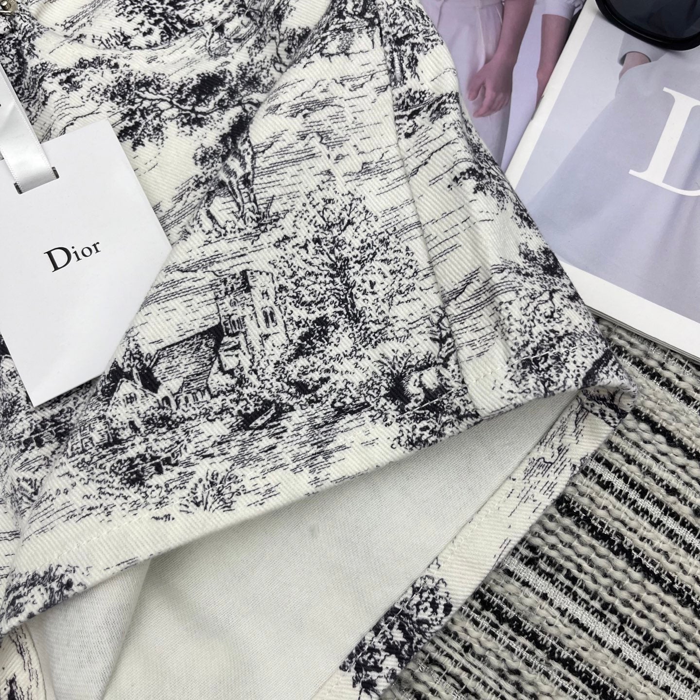 Dior 25C Short  Toile de Jouy Scotland Pattern  228386