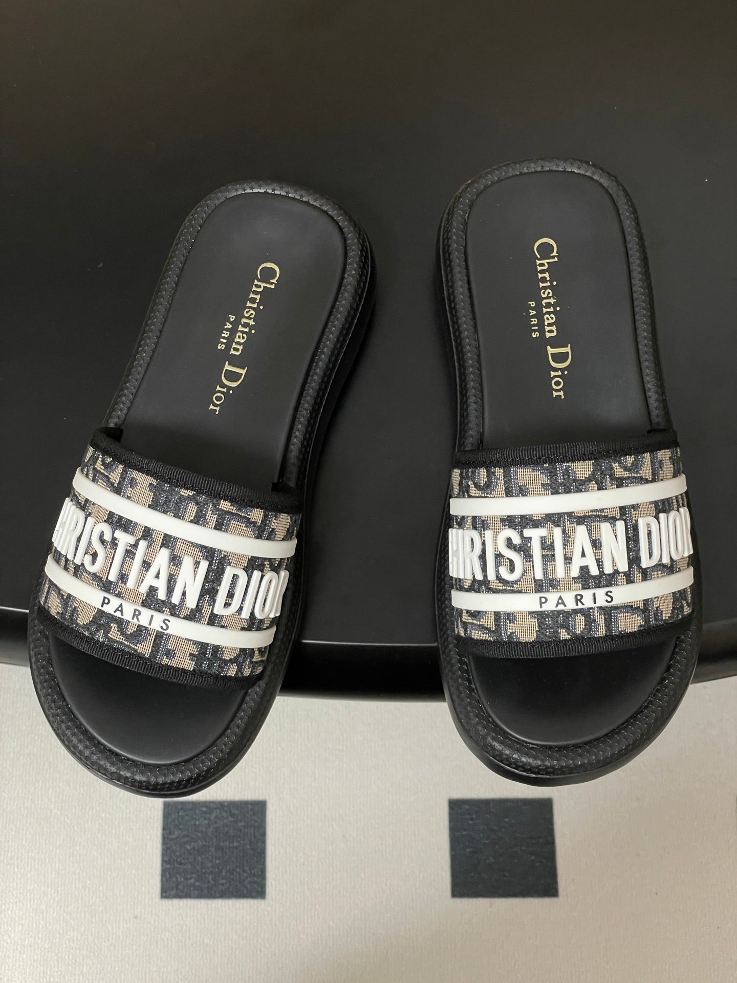 CD 25  Slippers Black White  Fabric 394063