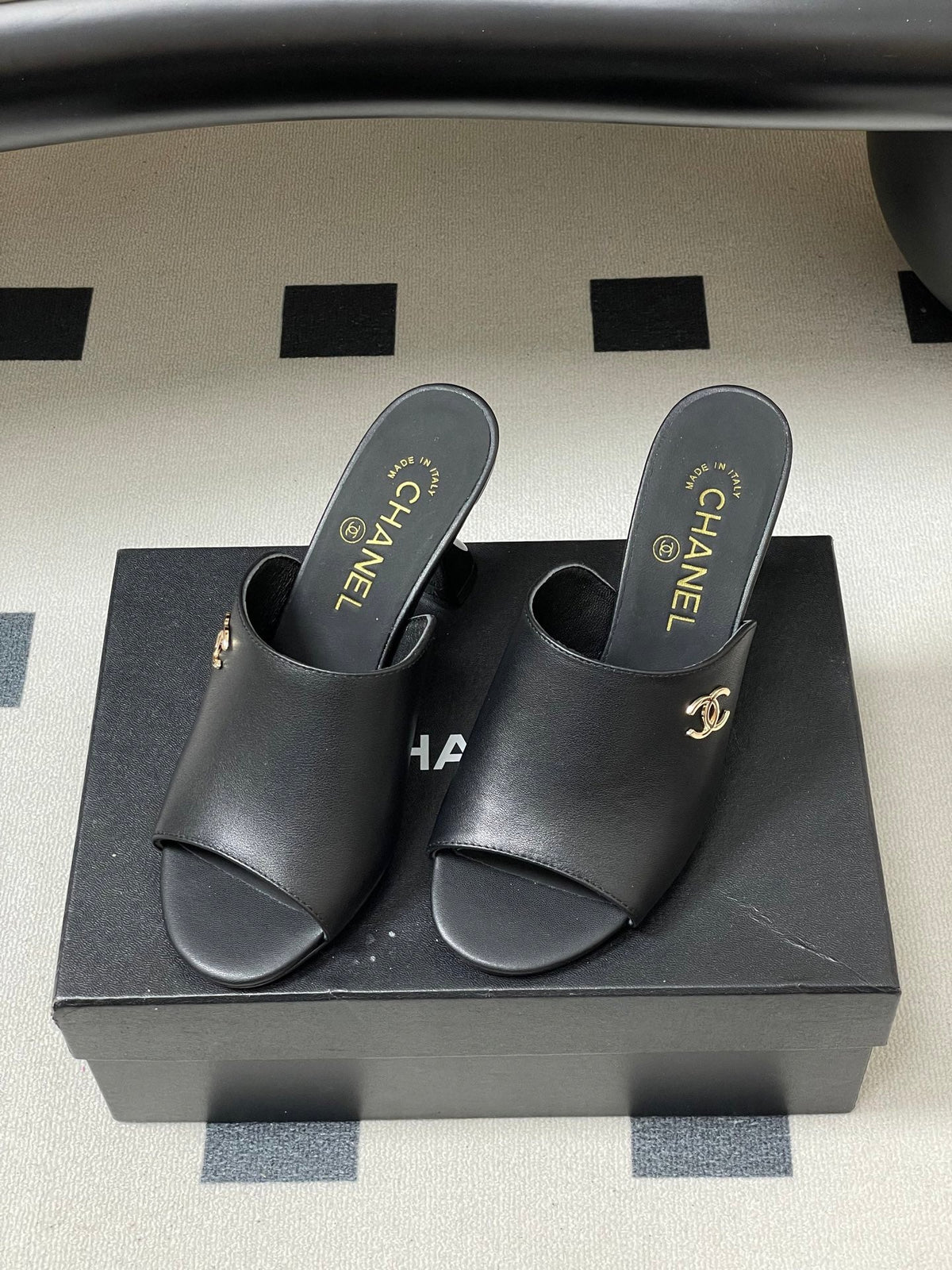 CC 26 Sandal Black Lambskin 593324