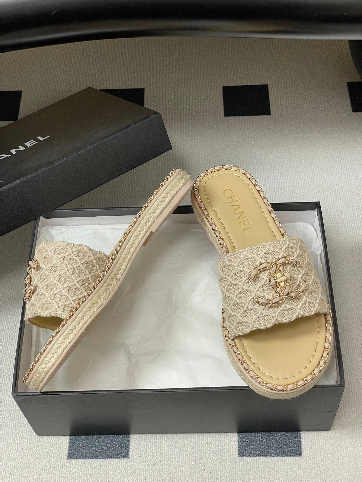 CC 26s Flat Slippers Beige Gold Fabric Sheepskin 649484