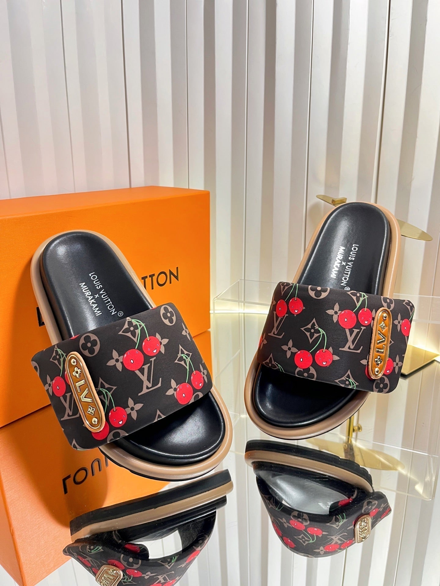 LV 26s Slippers Black Red Fabric Sheepskin 616350