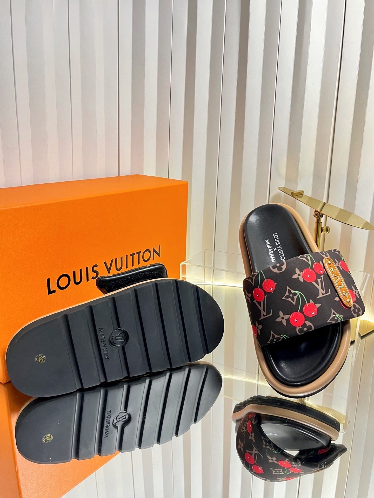 LV 26s Slippers Black Red Fabric Sheepskin 616350