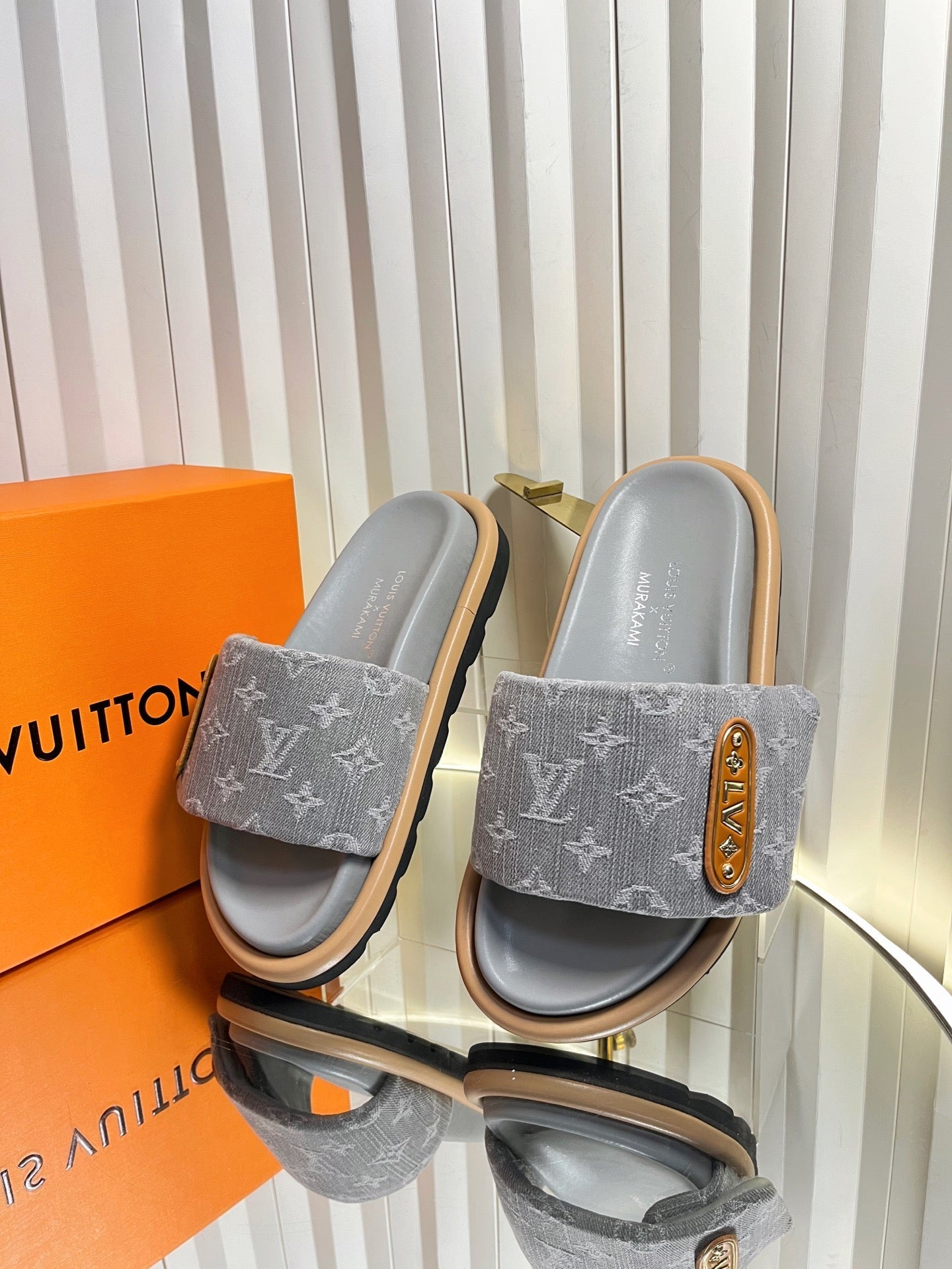 LV 26s Slippers Gray Denim Sheepskin 616356