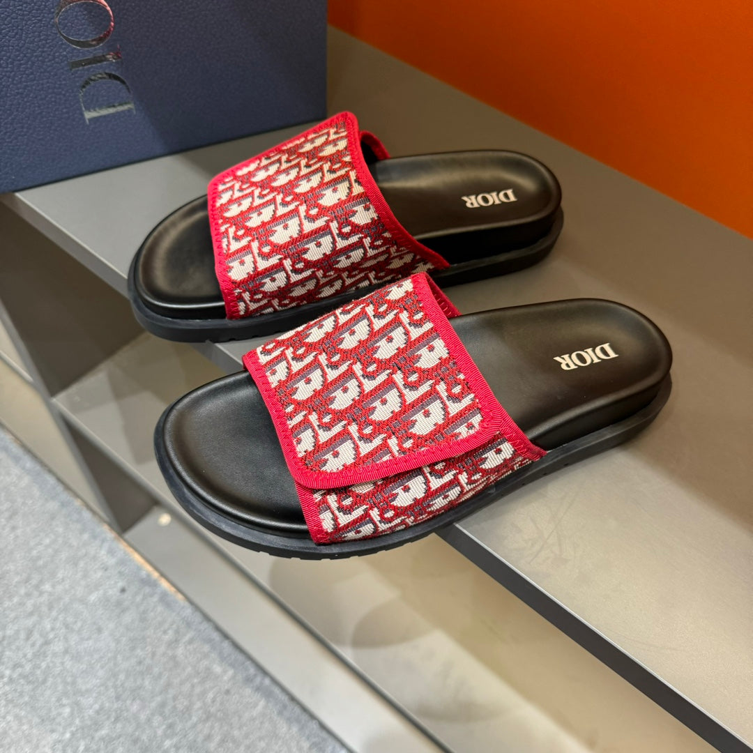 CD VELCRO STRAP SLIPPER RED JACQUARD