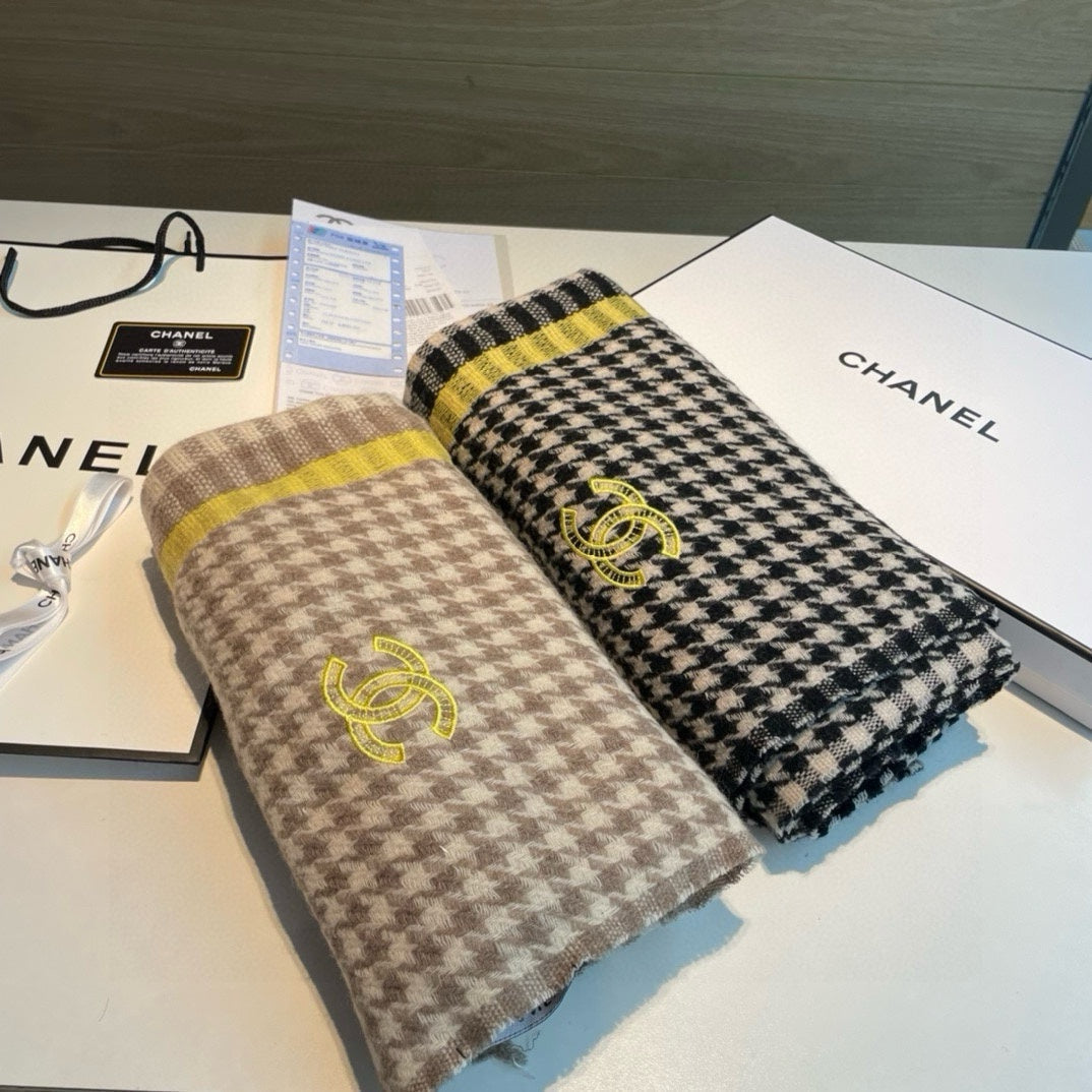 CC Scarf 190 CM In Black White Mix Orange Yellow Serrated Shape Cashmere 387912
