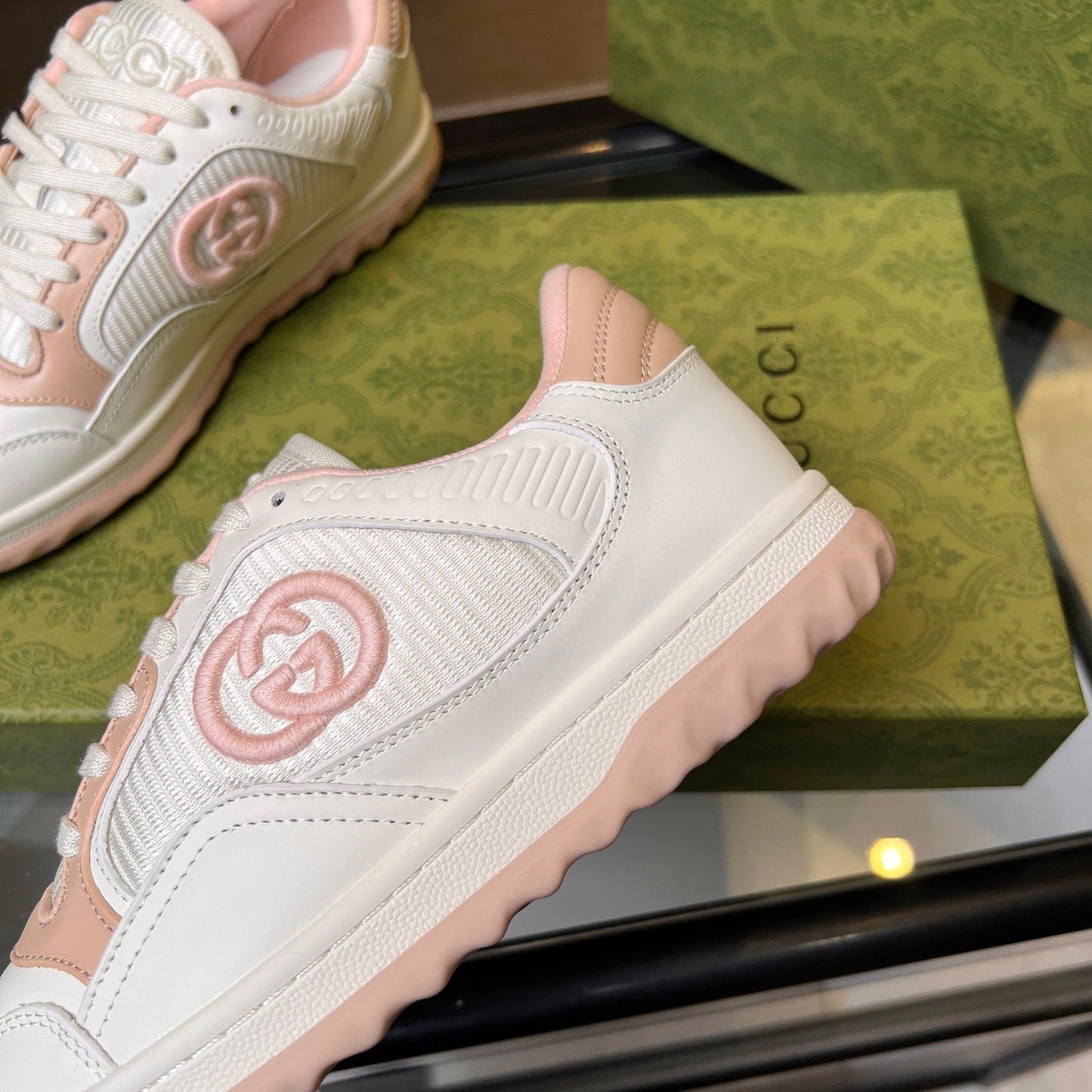 GG Men's MAC80 Sneaker White Pink Cowhide 523614