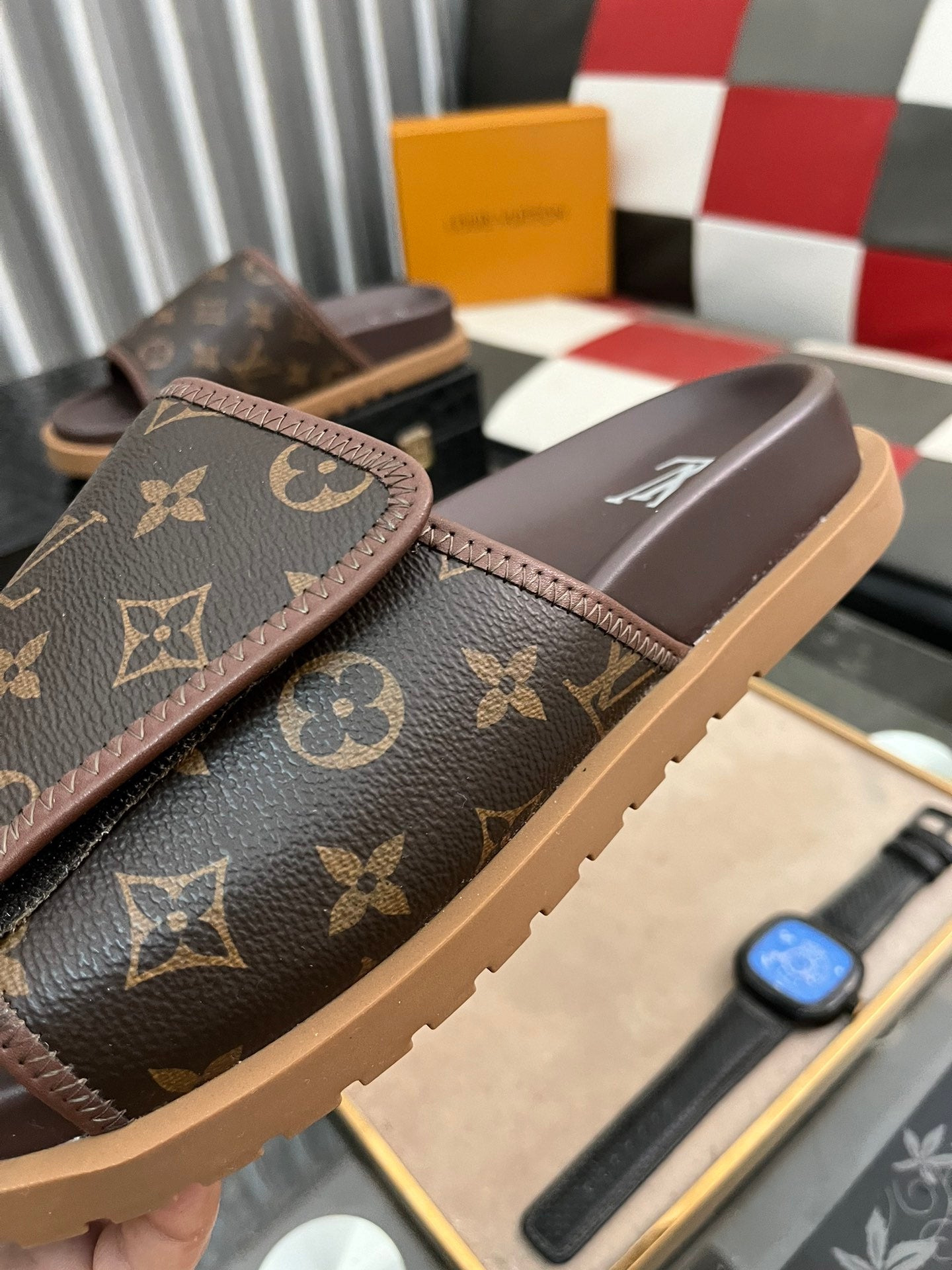 WATERFRONT MULE IN CHOCOLATE BROWN MONOGRAM RUBBER
