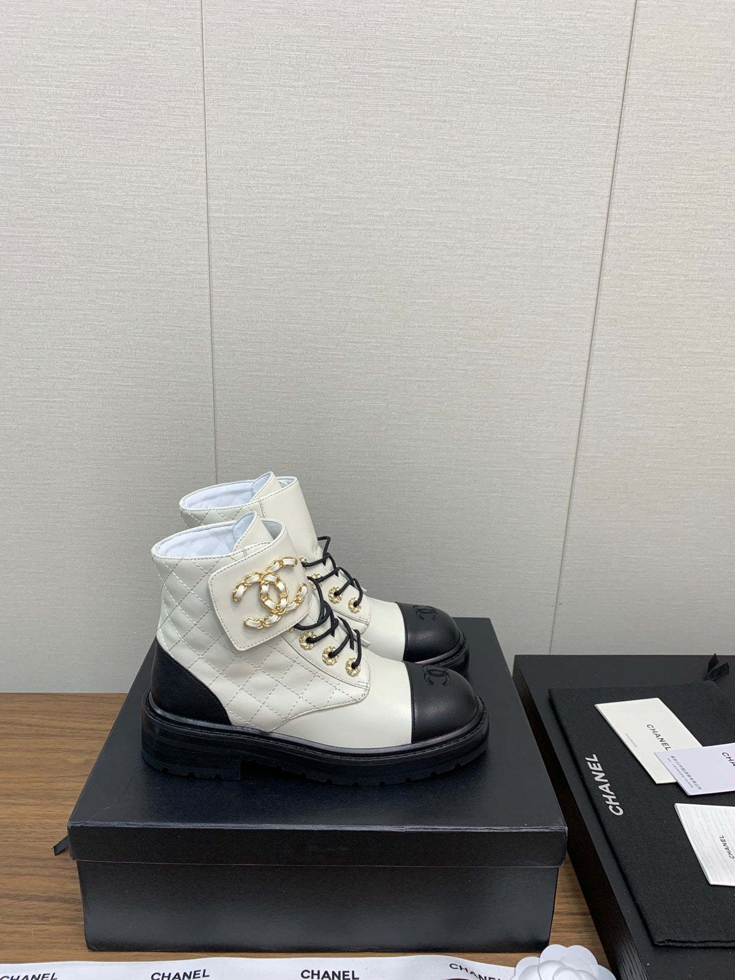CC Ankle Boots White Mix Black Cowhide