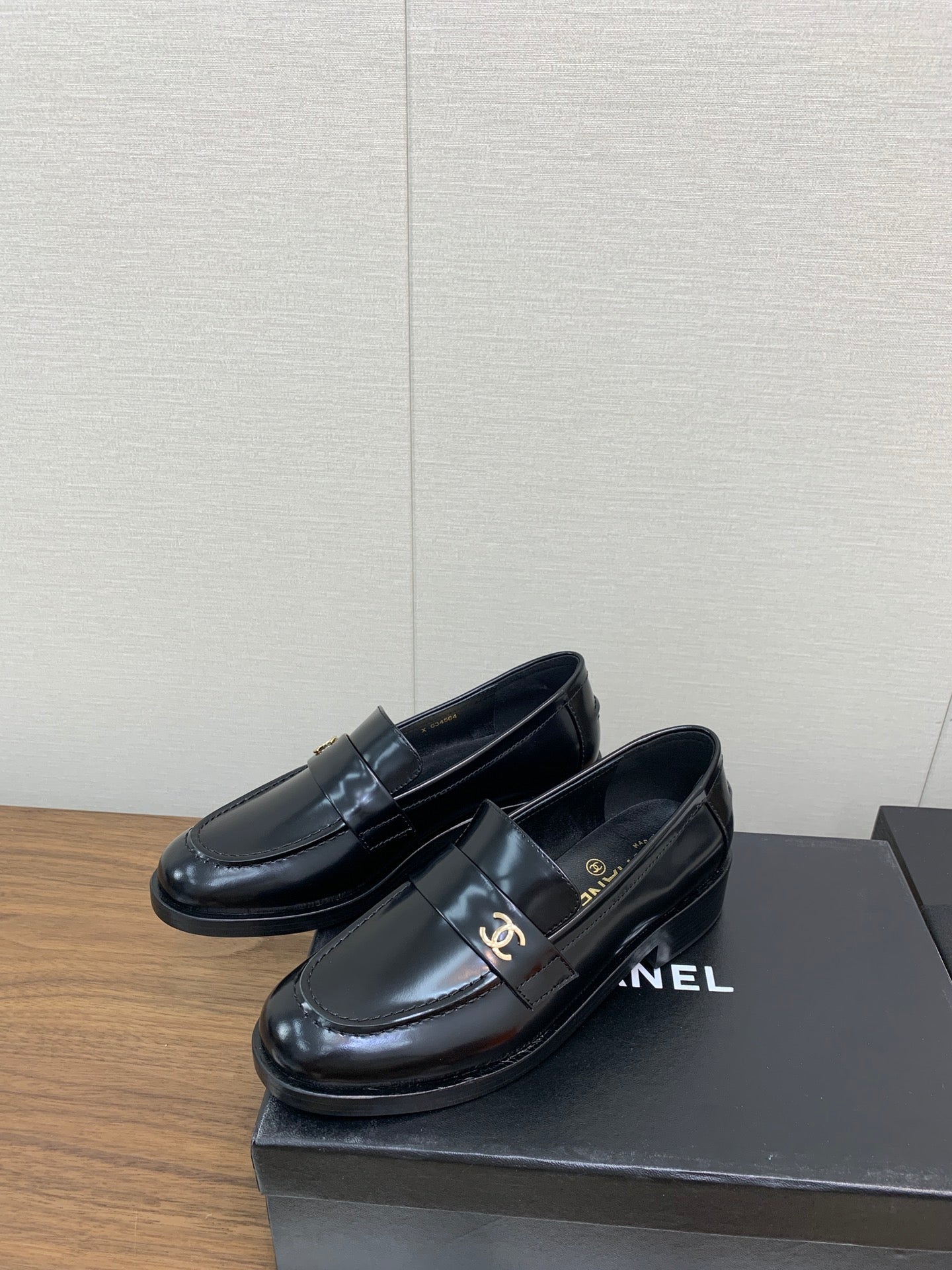 CC Moccasins 25mm Glossy Black Lambskin