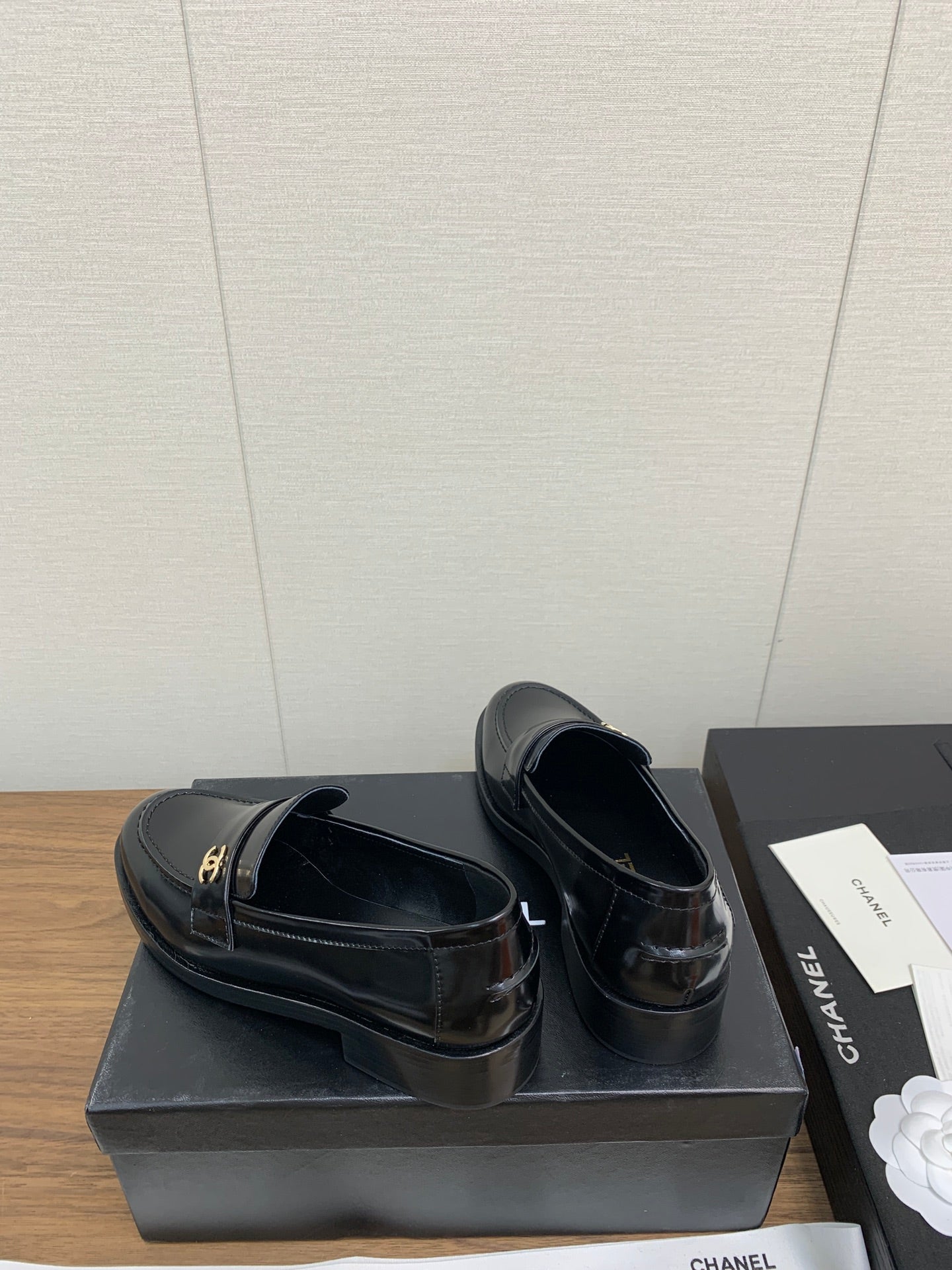 CC Moccasins 25mm Glossy Black Lambskin