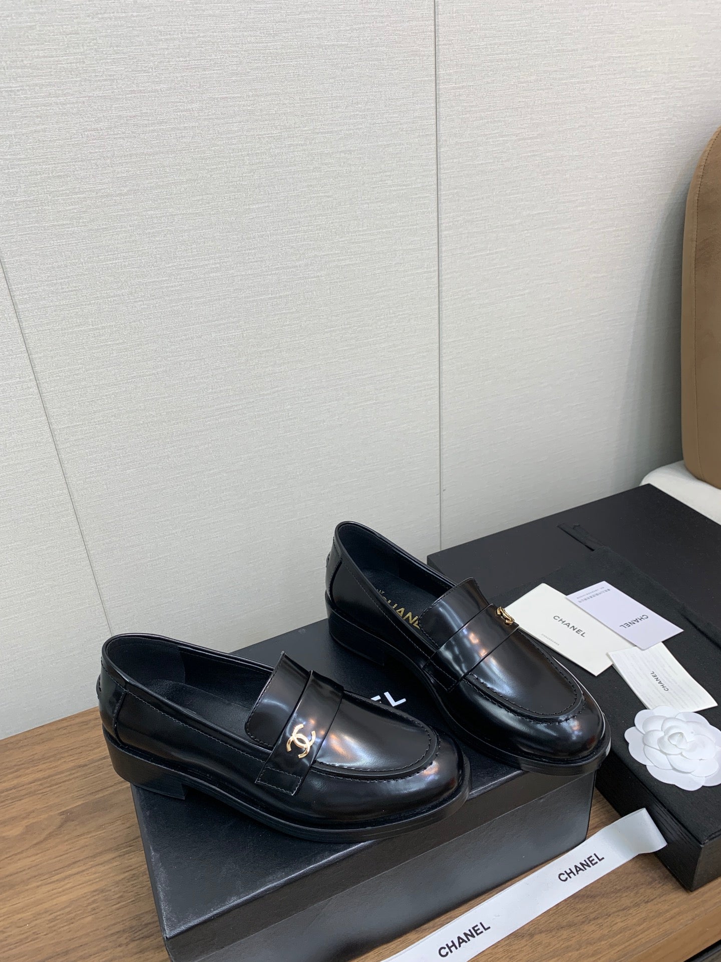 CC Moccasins 25mm Glossy Black Lambskin
