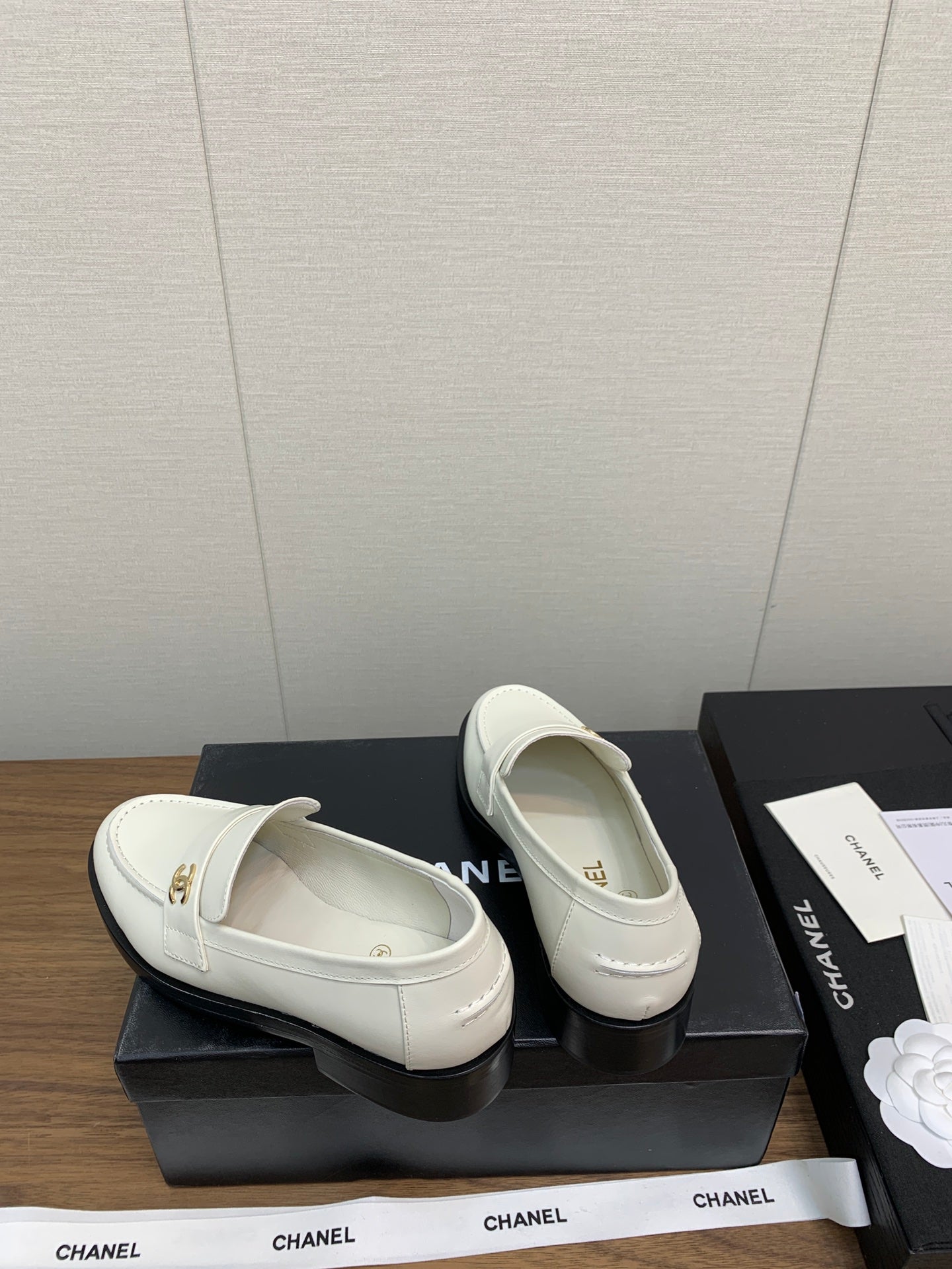 CC Moccasins 25mm White Lambskin