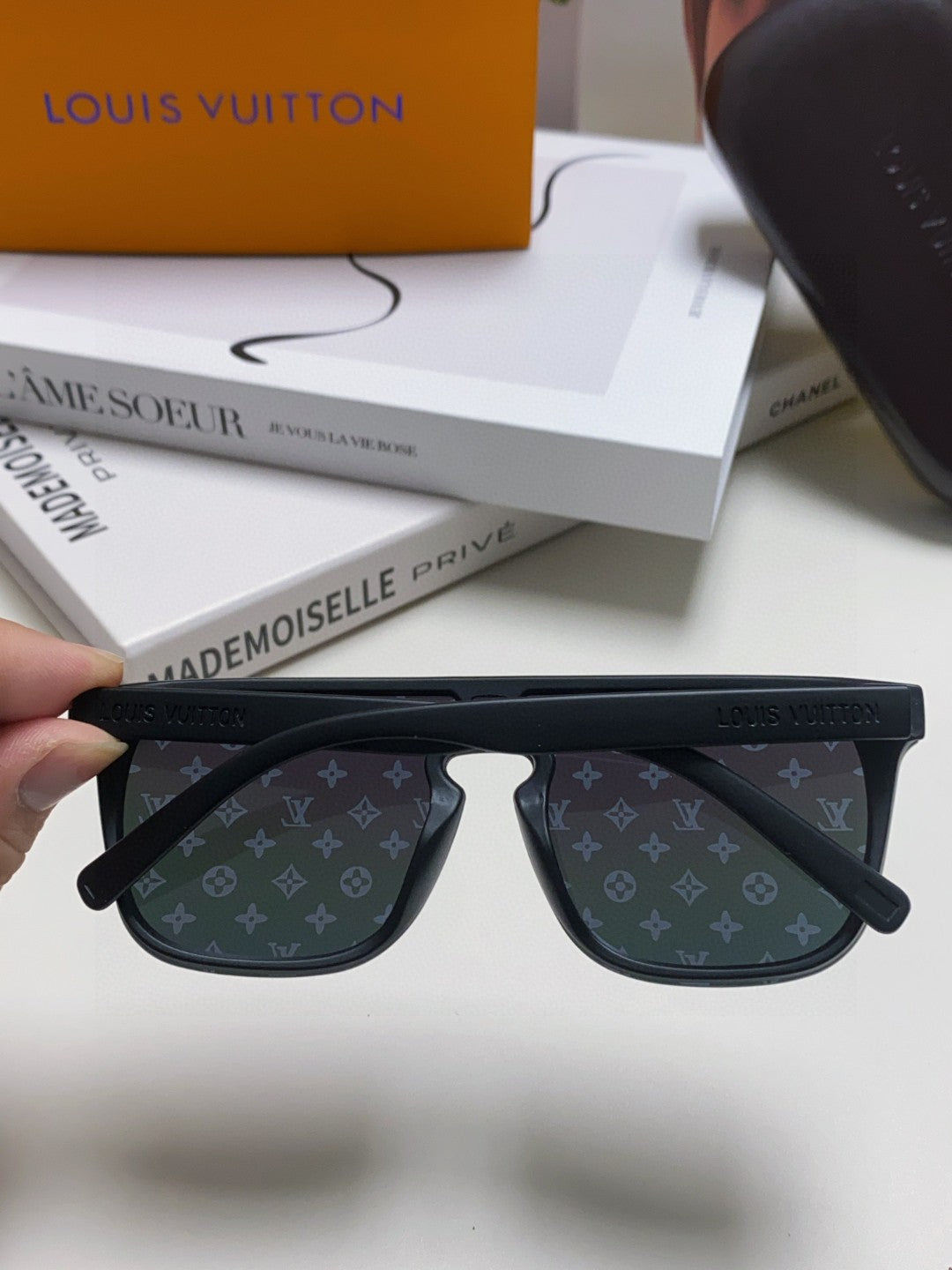 WAIMEA SUNGLASSES 581361 IN MULTICOLOR ACETATE MONOGRAM ON LENS