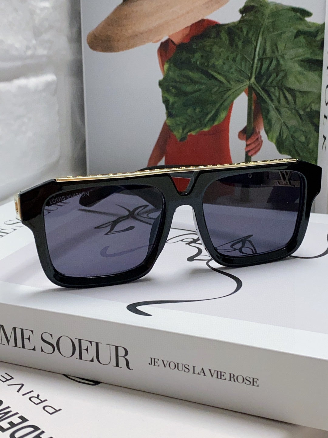 MASCOT PILOT SQUARE SUNGLASS 581378 IN BLACK ACETATE GOLD METAL