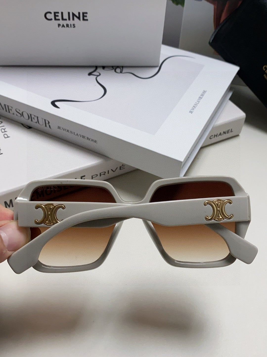 TRIOMPHE SUNGLASSES 552770 IN LIGHT GREY ACETATE