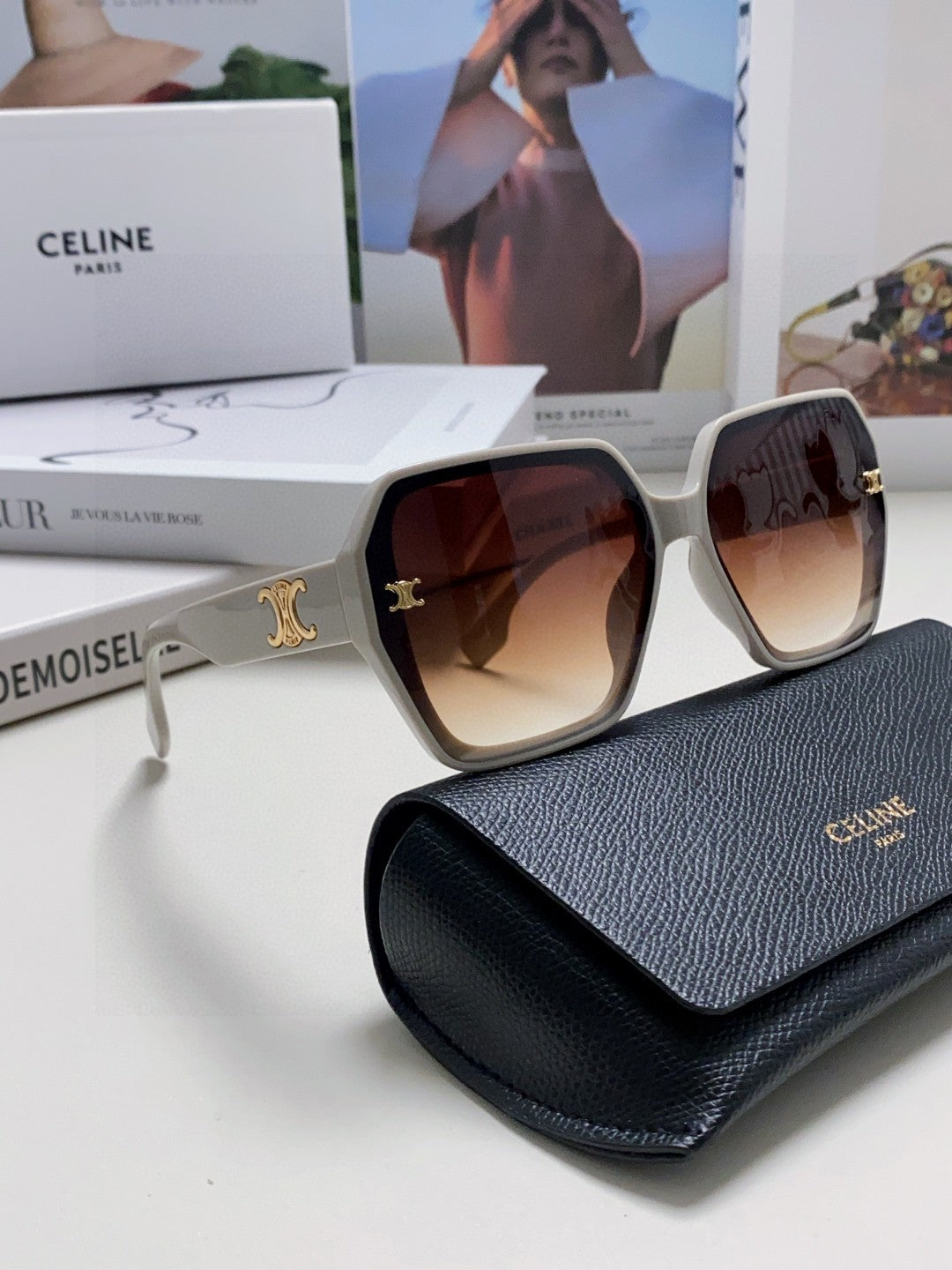 TRIOMPHE SUNGLASSES 552770 IN LIGHT GREY ACETATE