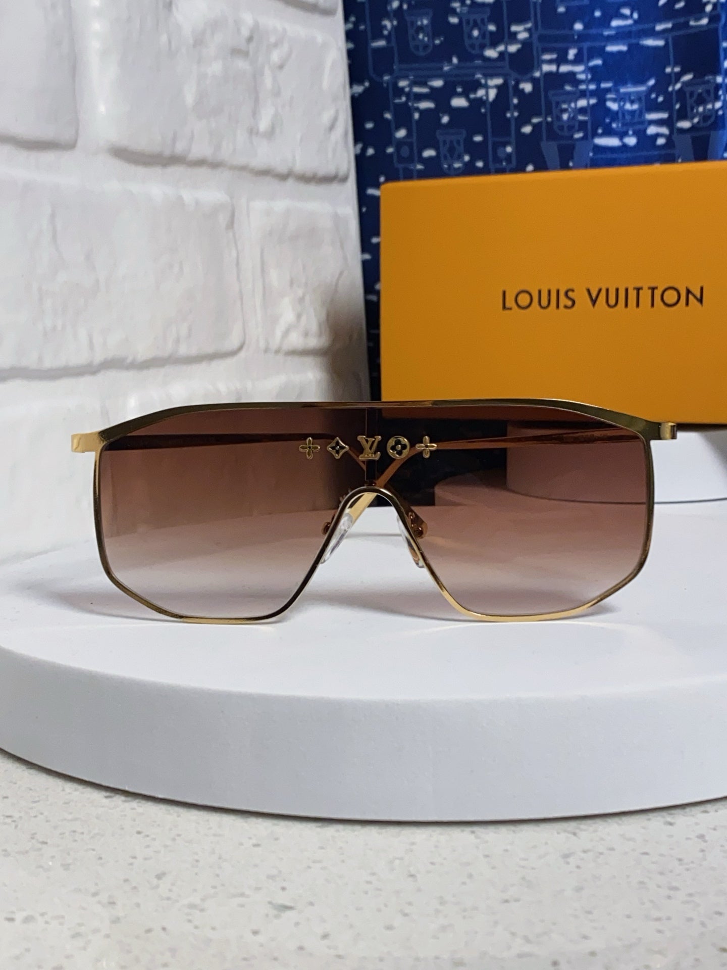GOLDEN MASK SUNGLASSES 582733 IN GOLD METAL BROWN SMOKE LENSES