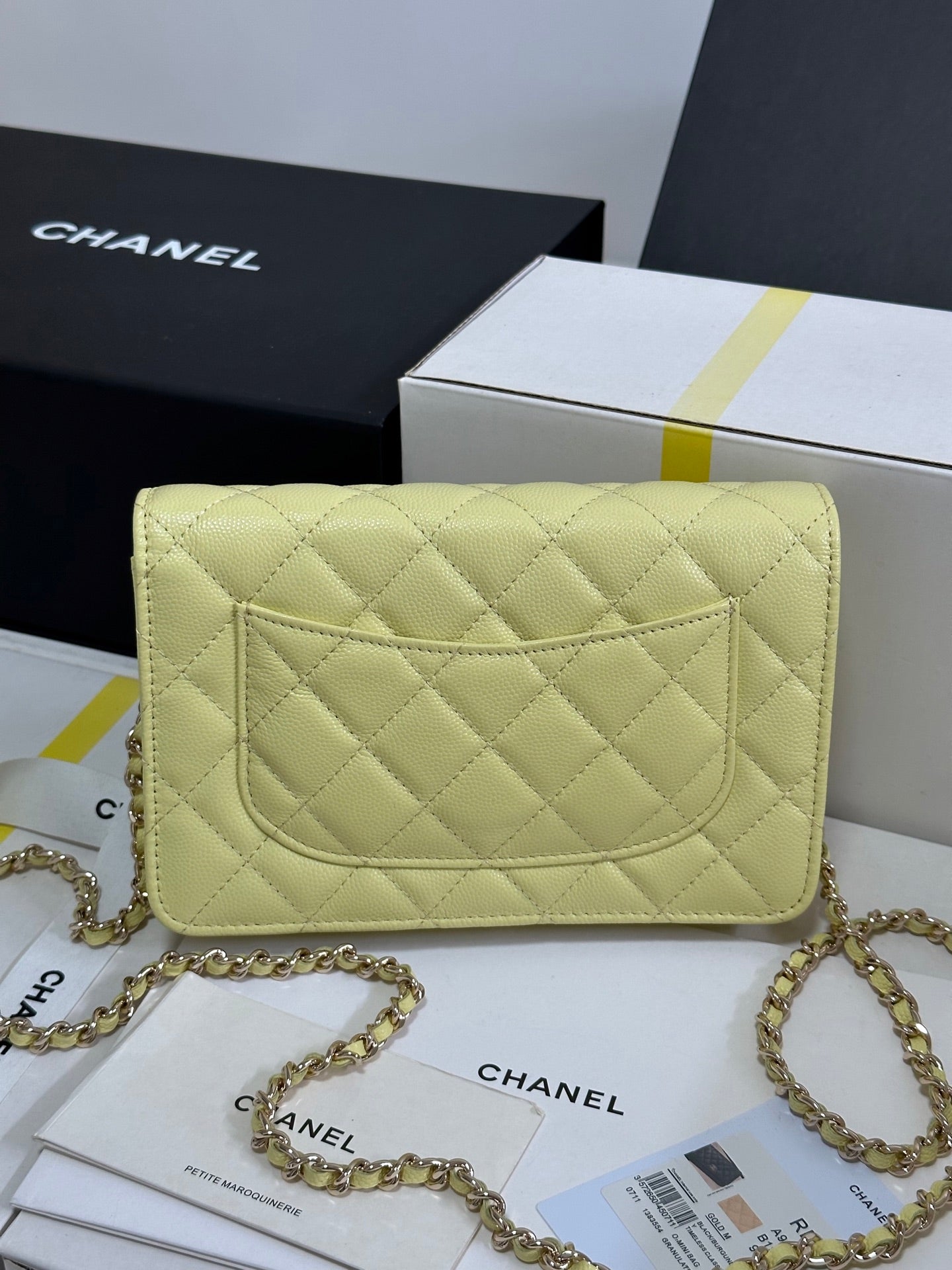 CC 25P Wallet On Chain 19cm Yellow Pastel Cowhide Heart Rhinestone 243595