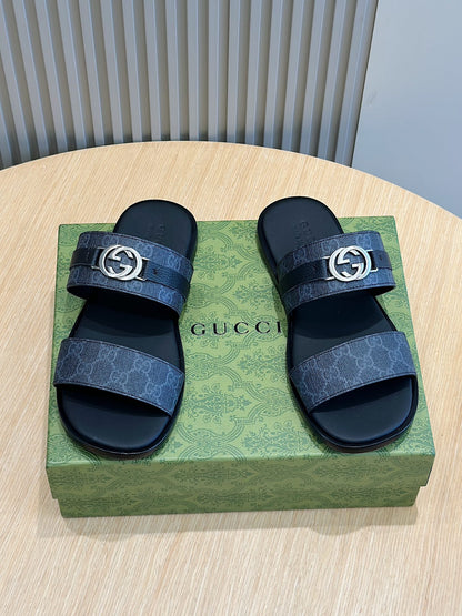 GG Men's Interlocking G Sandals Black Cowhide 547646