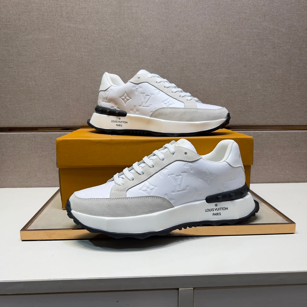 LV TRAINER SNEAKER WHITE EMBOSSED CALFSKIN AND GREY SUEDE