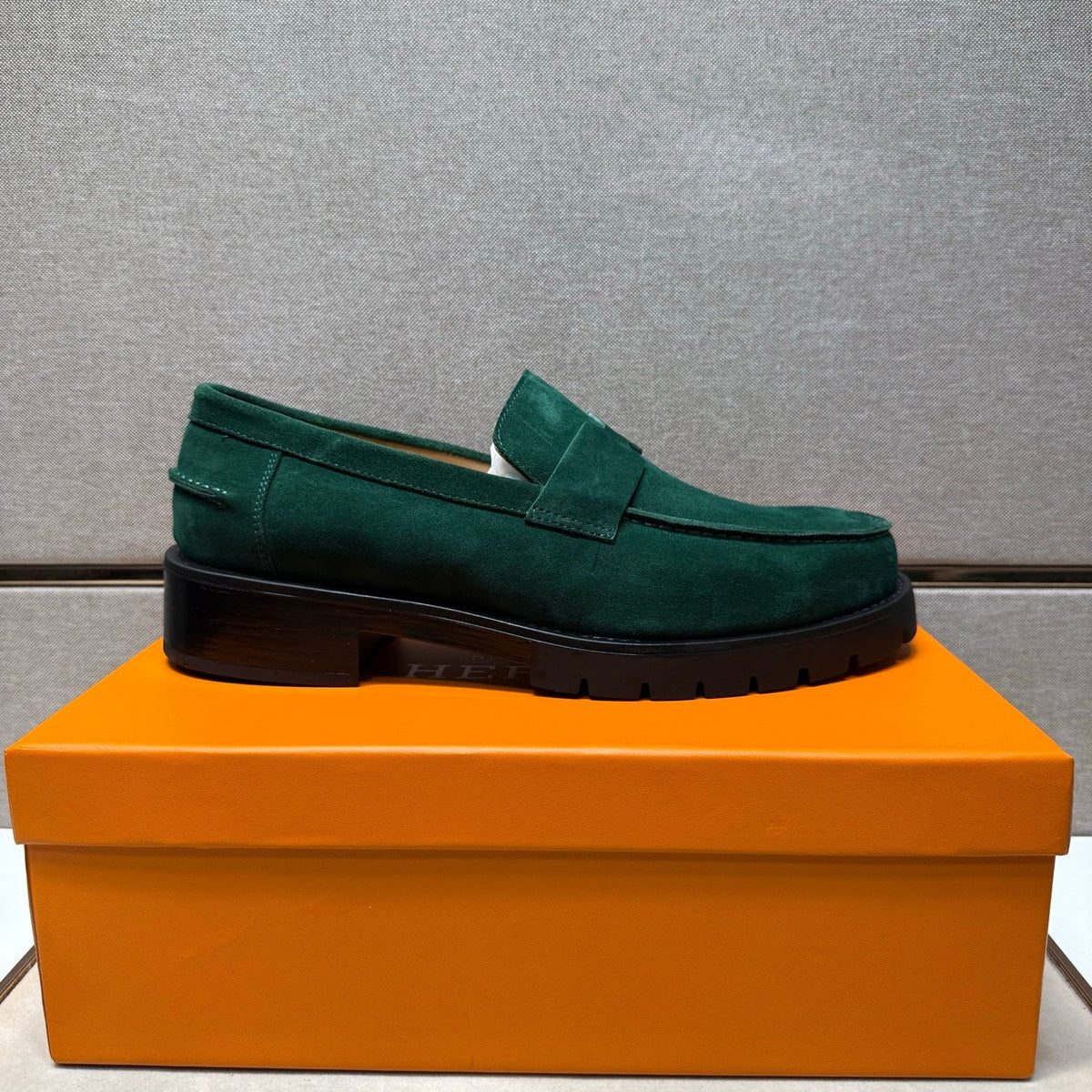 HM Men's 25 Klement Loafer Muted Green Suede 701602