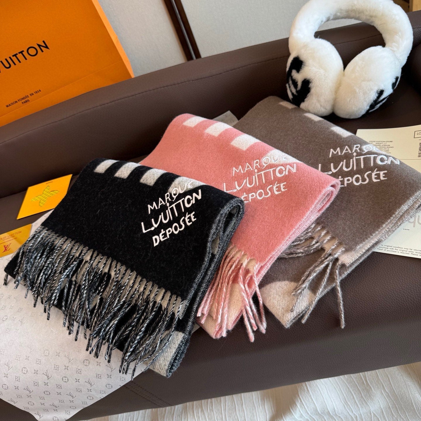 LV 25ss Scarf 180CM Light Brown White Knitted Cashmere 292798