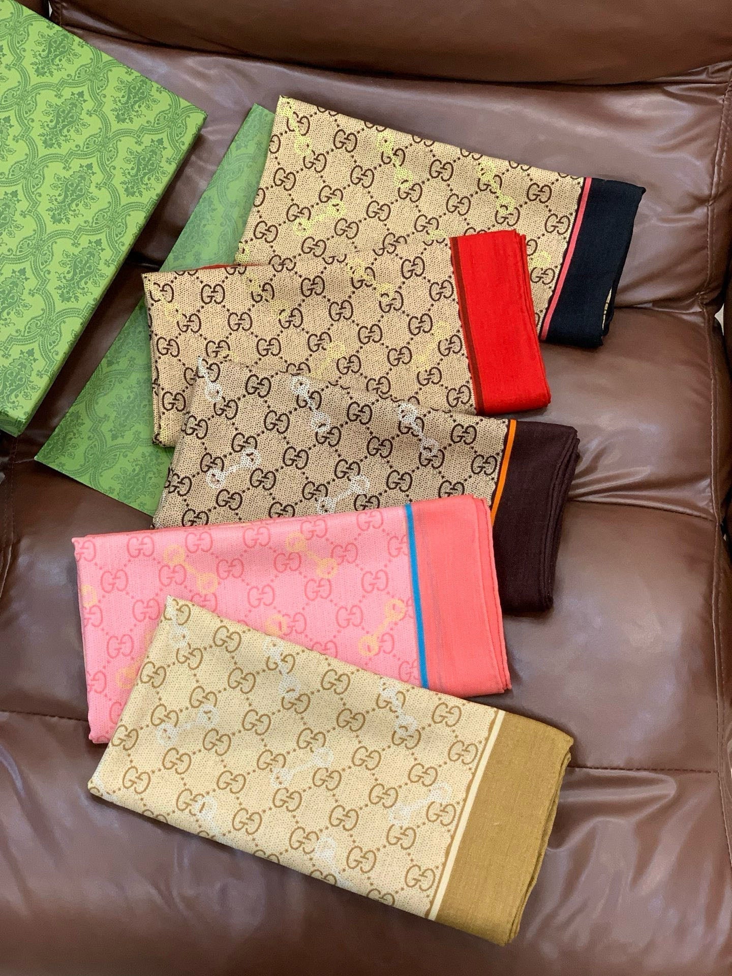 GG Classic 135CM Beige Brown Cashmere 287697