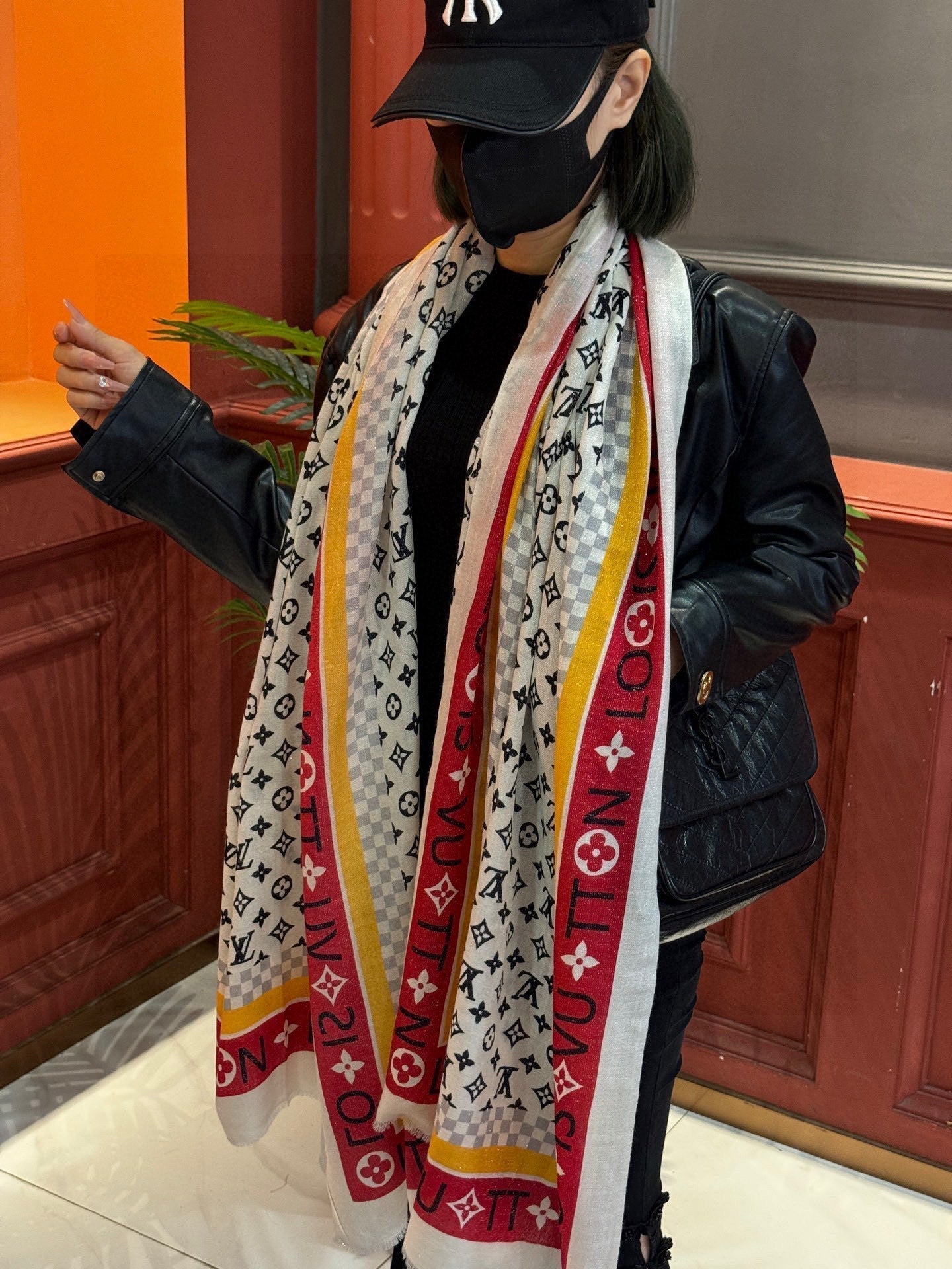 LV 25ss Scarf 200CM White Red Cashmere 293153